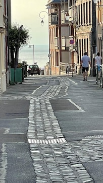 DorfstraĂe zum Strand