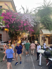 Beautiful walkable, safe area to stroll.
