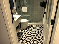 Well equipped bathroom