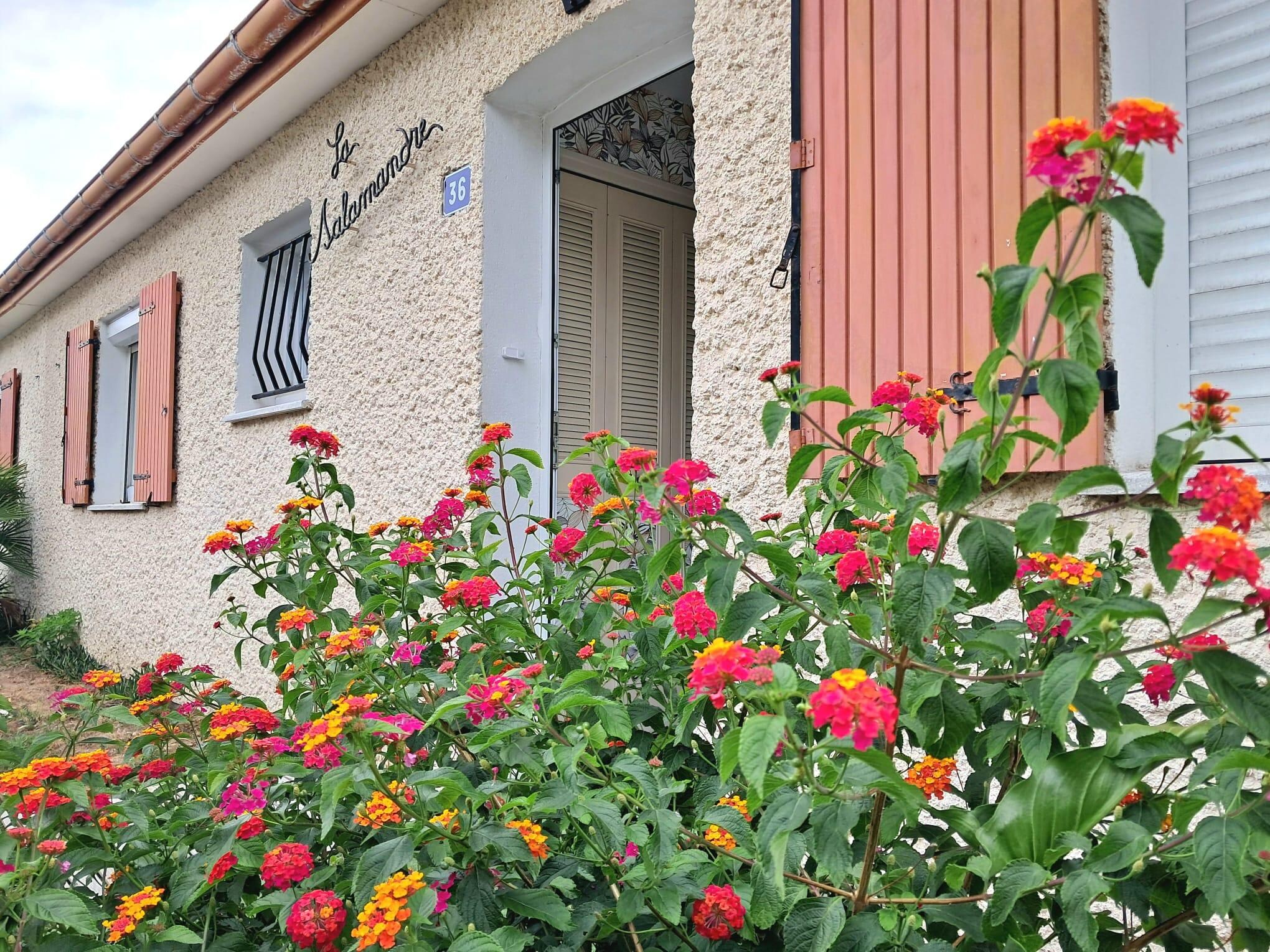 Un devant de porte qui donne envie d'entrée 
