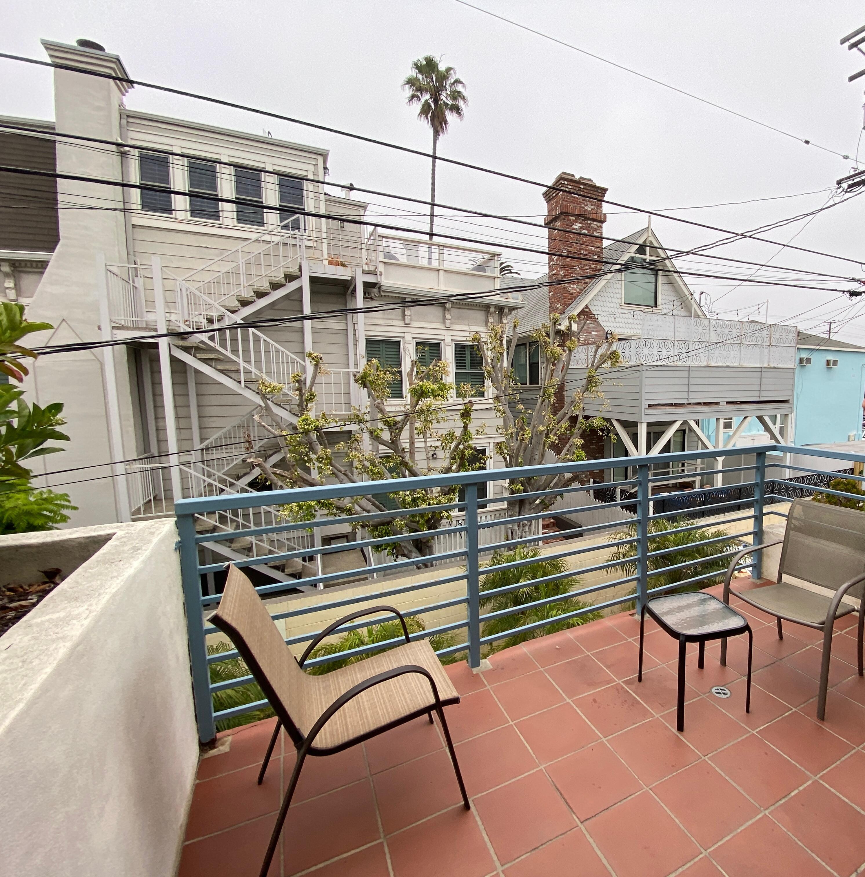 Large deck/balcony