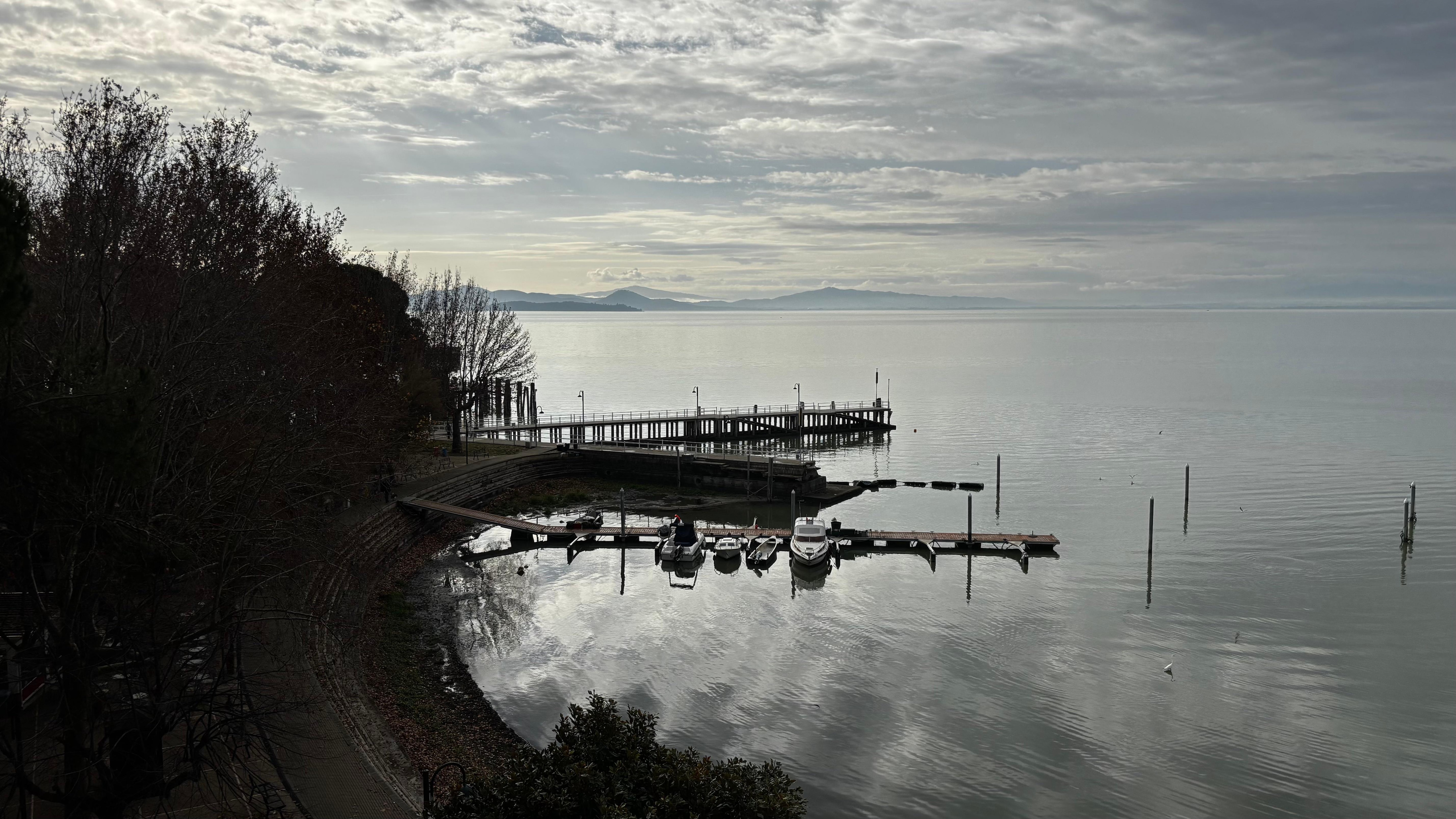 vue de la chambre sur le lac