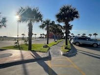 beach closer up fro the parking lot
