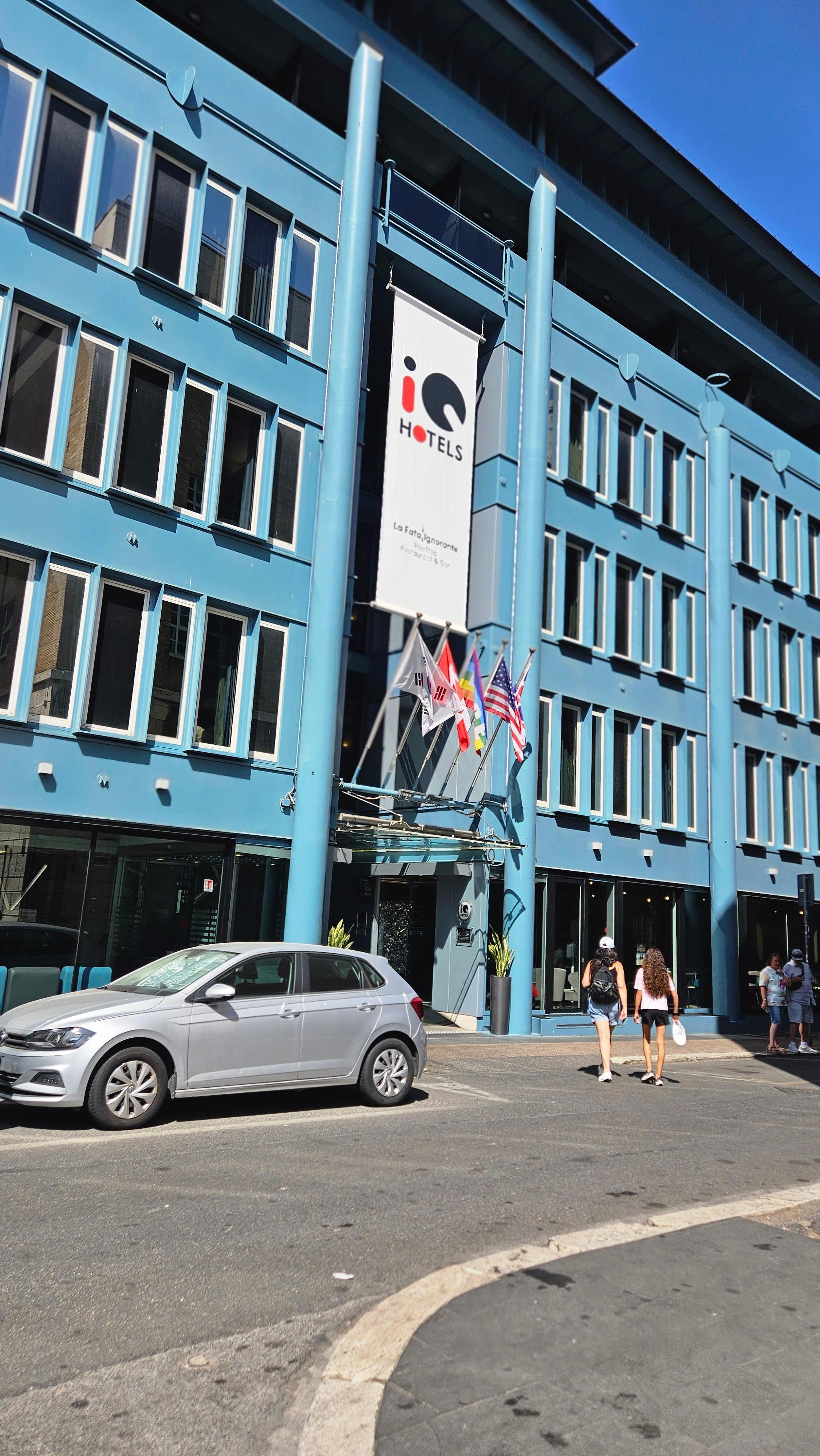 IQ Hotel
