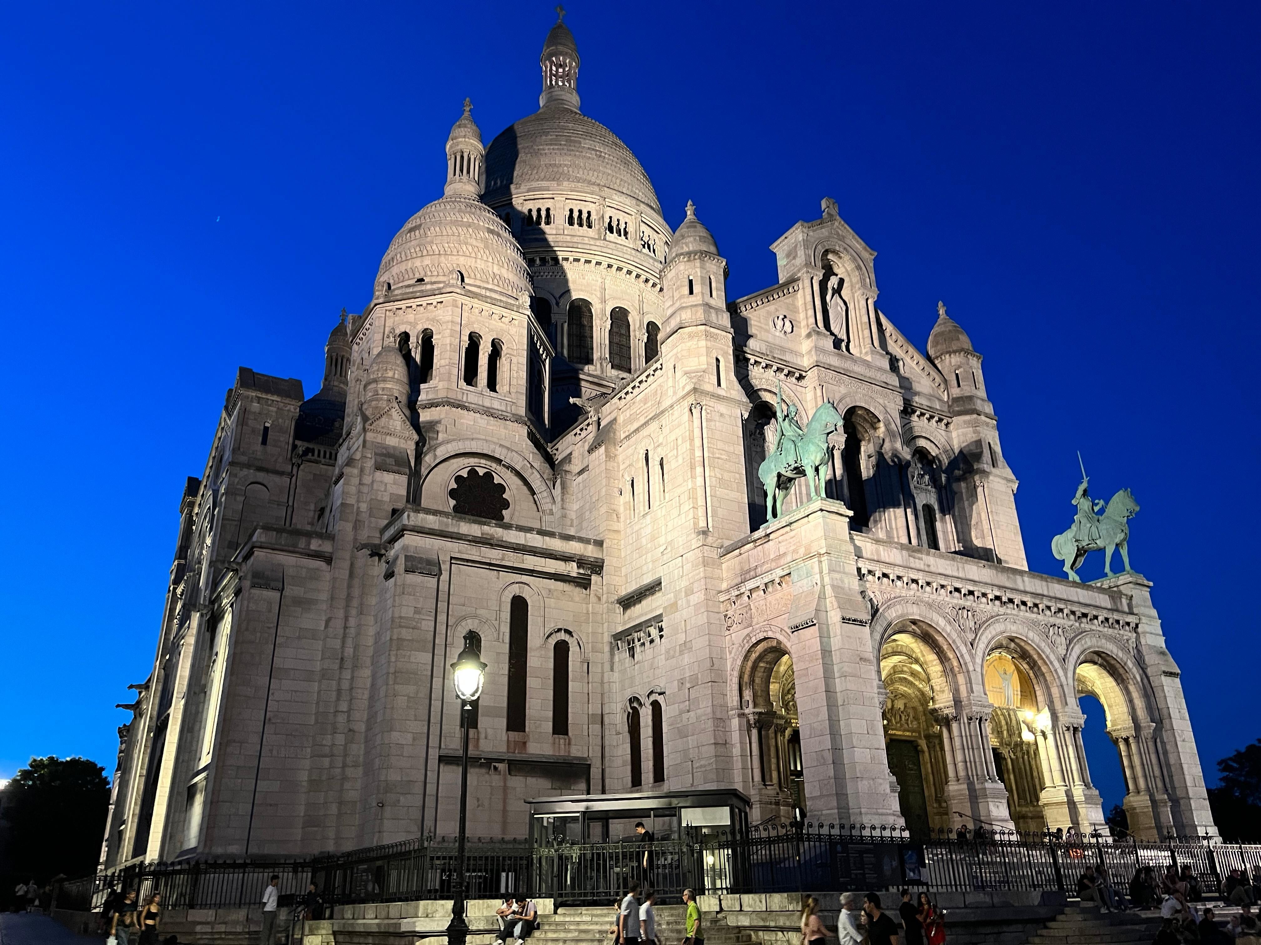 Sacre coeur just around the corner 