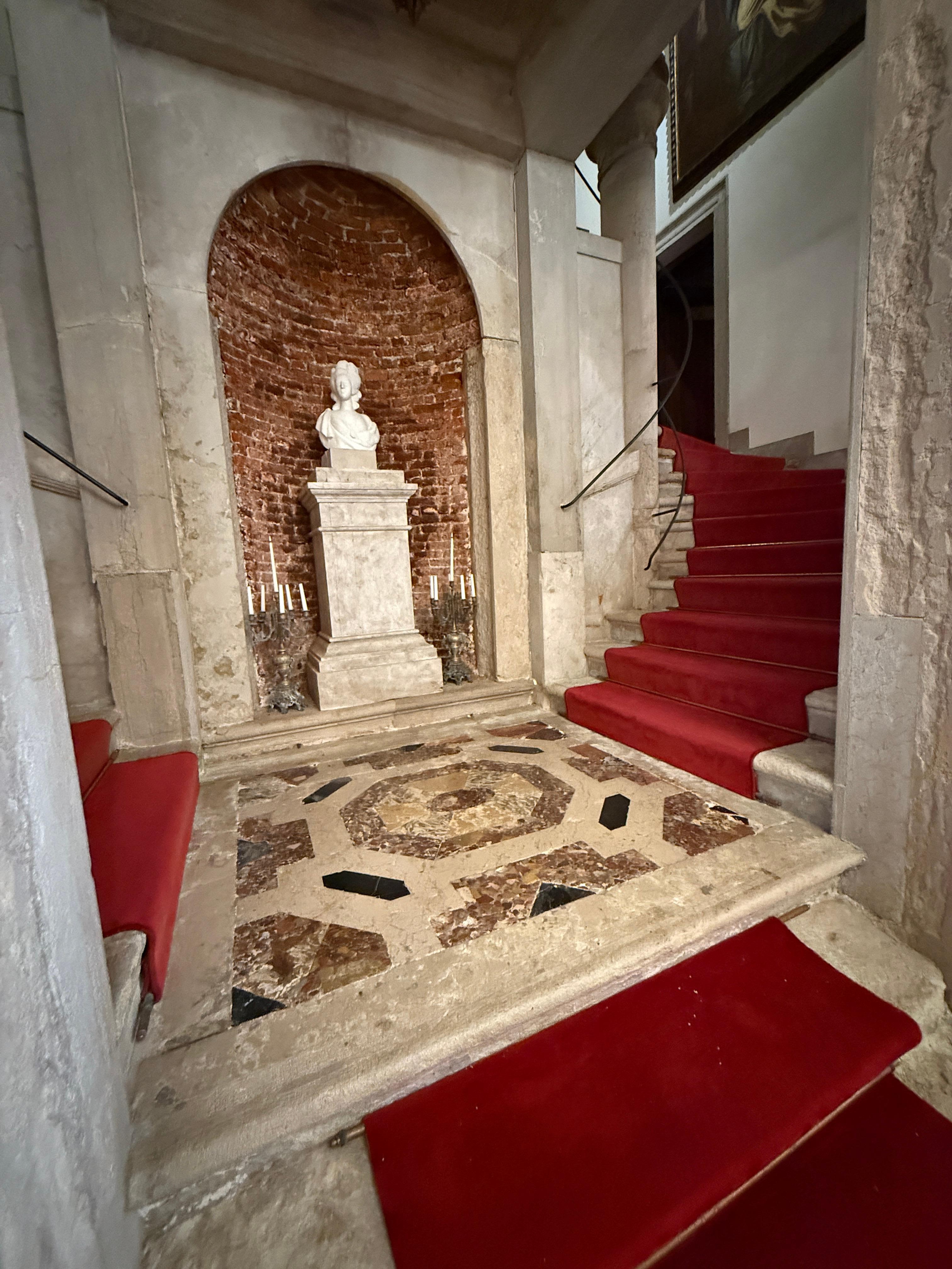 Stairs to the 1st floor.