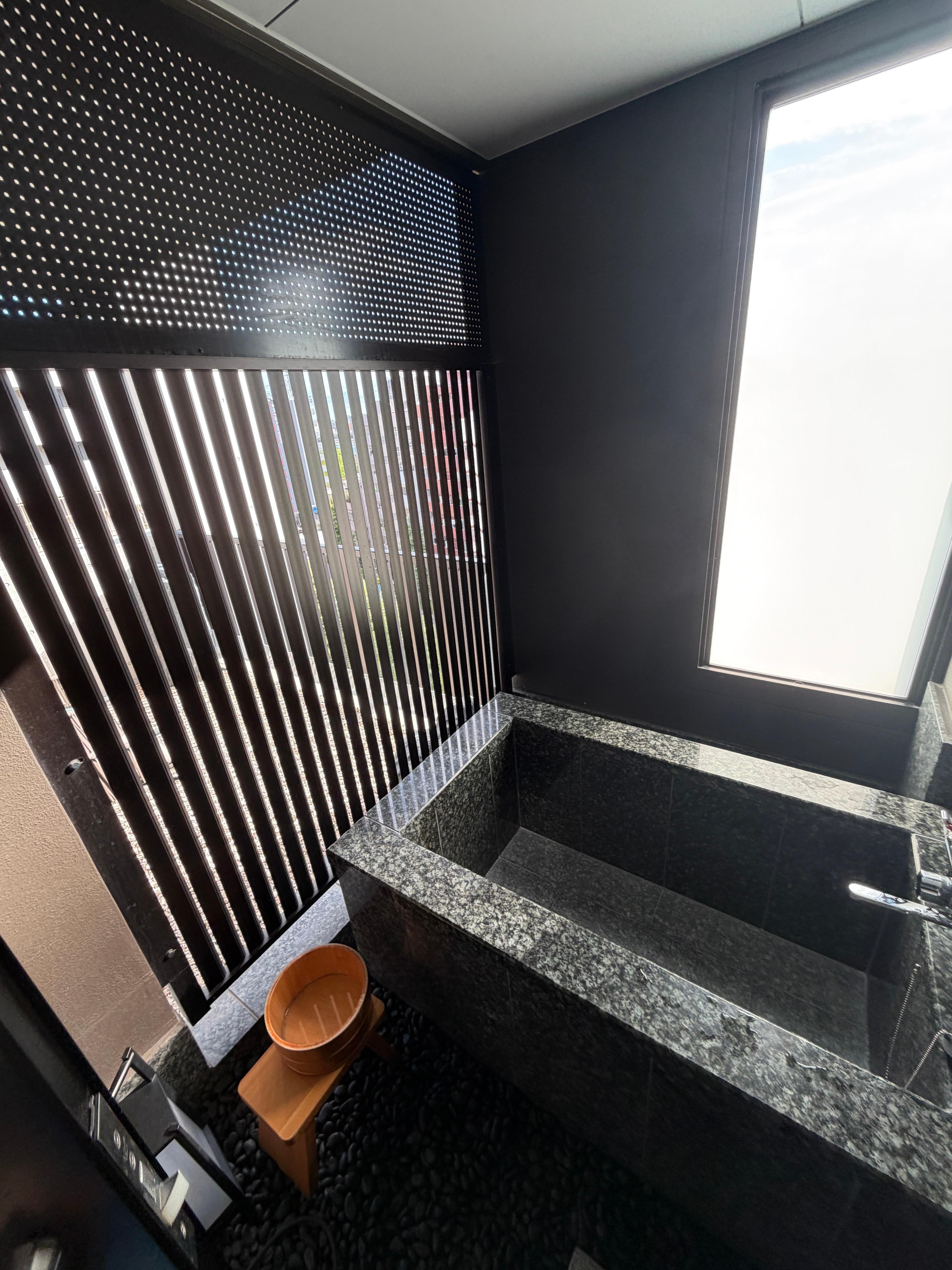 Partial open air bath