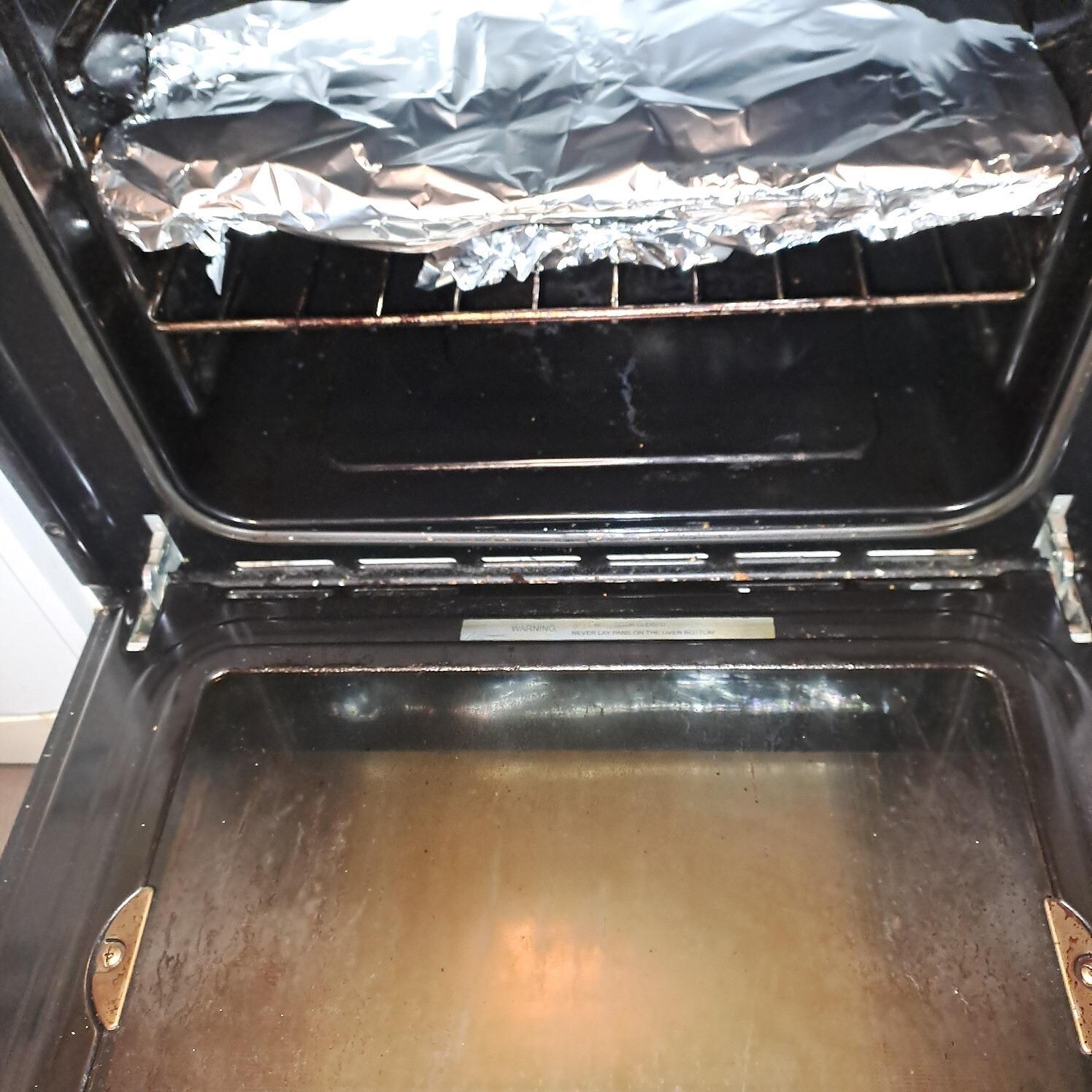 Oven filthy dirty