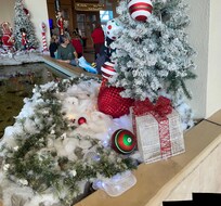 Lobby Christmas decor.