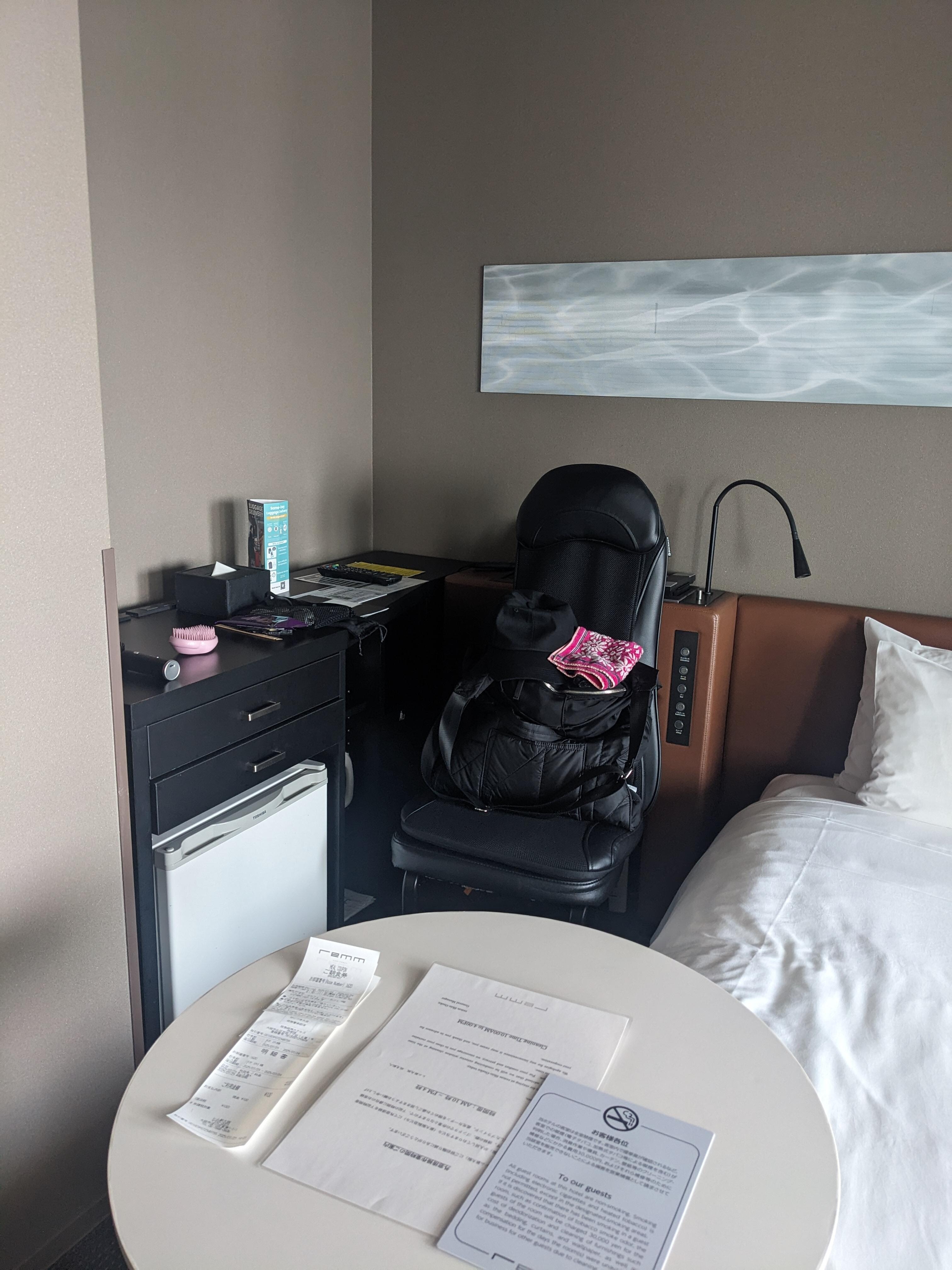 マッサージチェアがあり　残念ながら利用しなかったが部屋でくつろげて良いと思った。