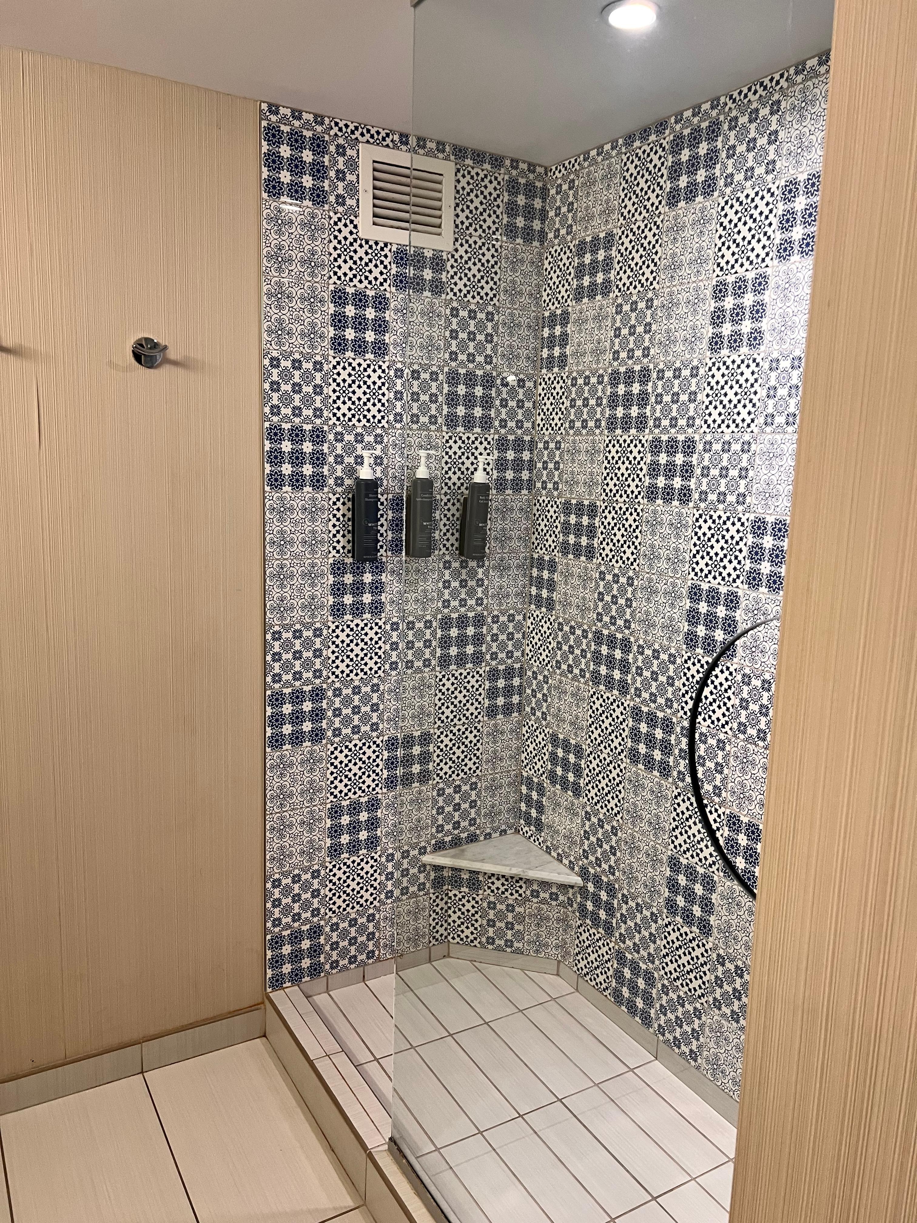 Room bathroom