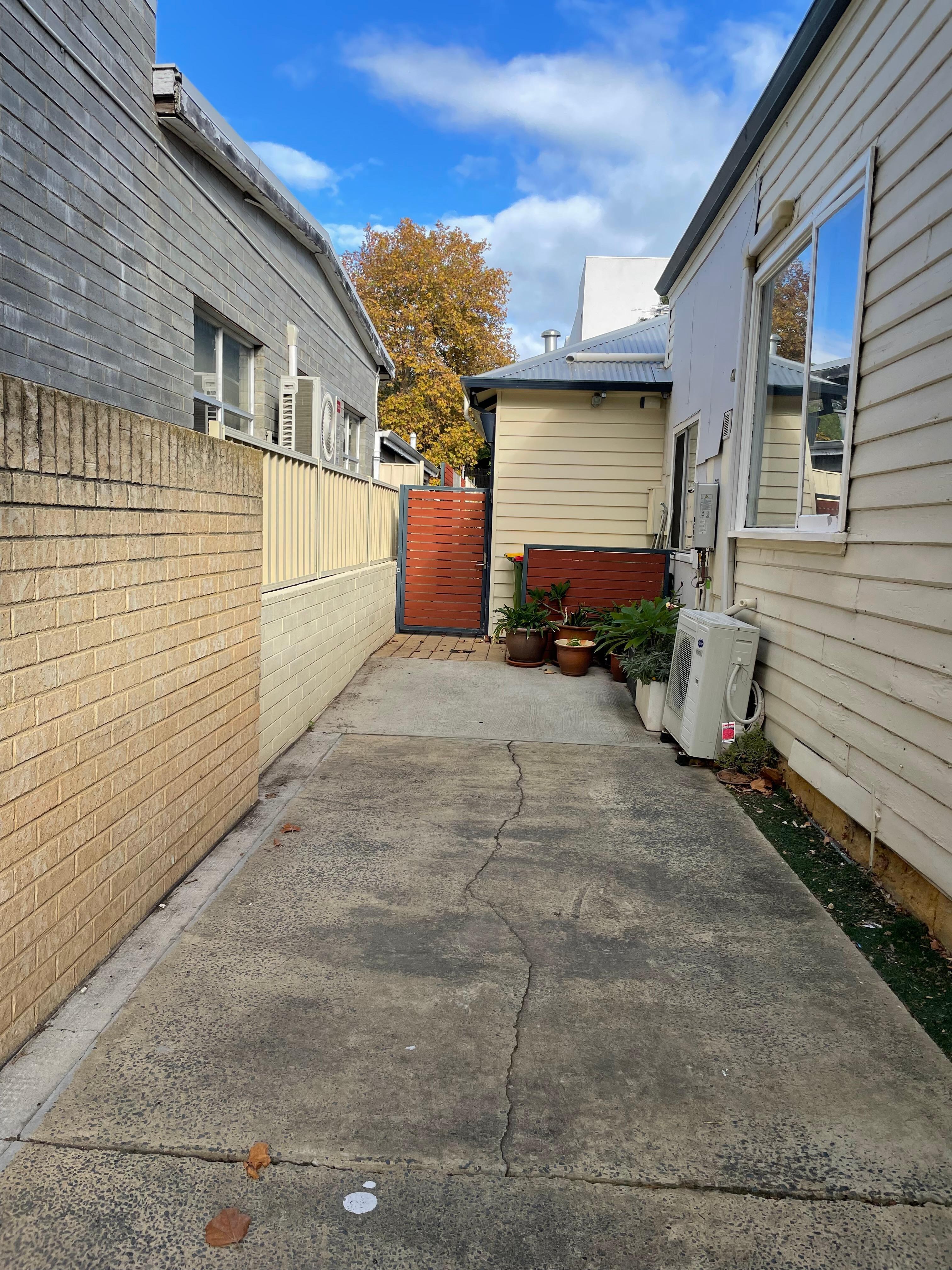 Walk way to the unit 