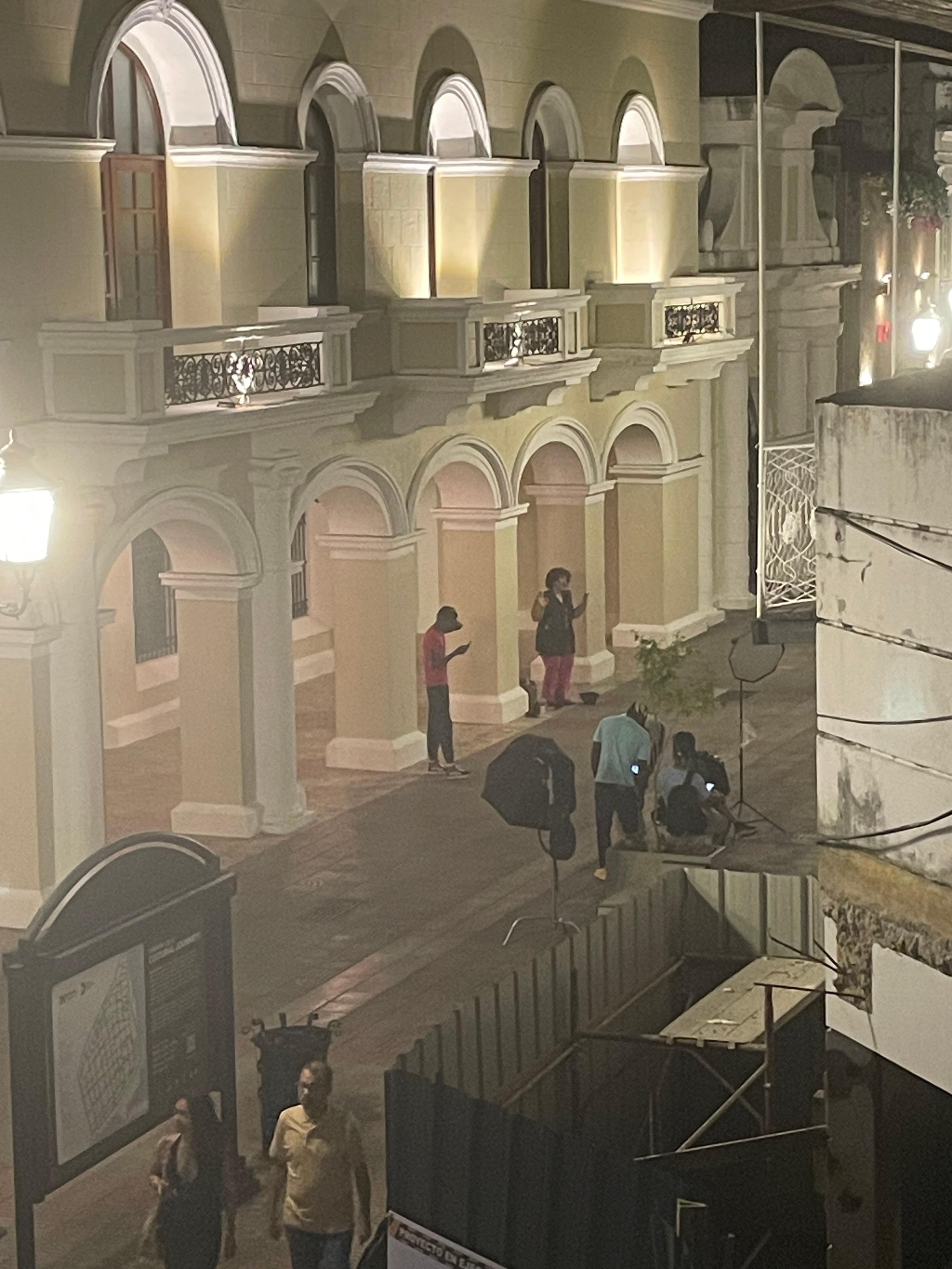 Listening to this lady singing opera was so therapeutic on my balcony 