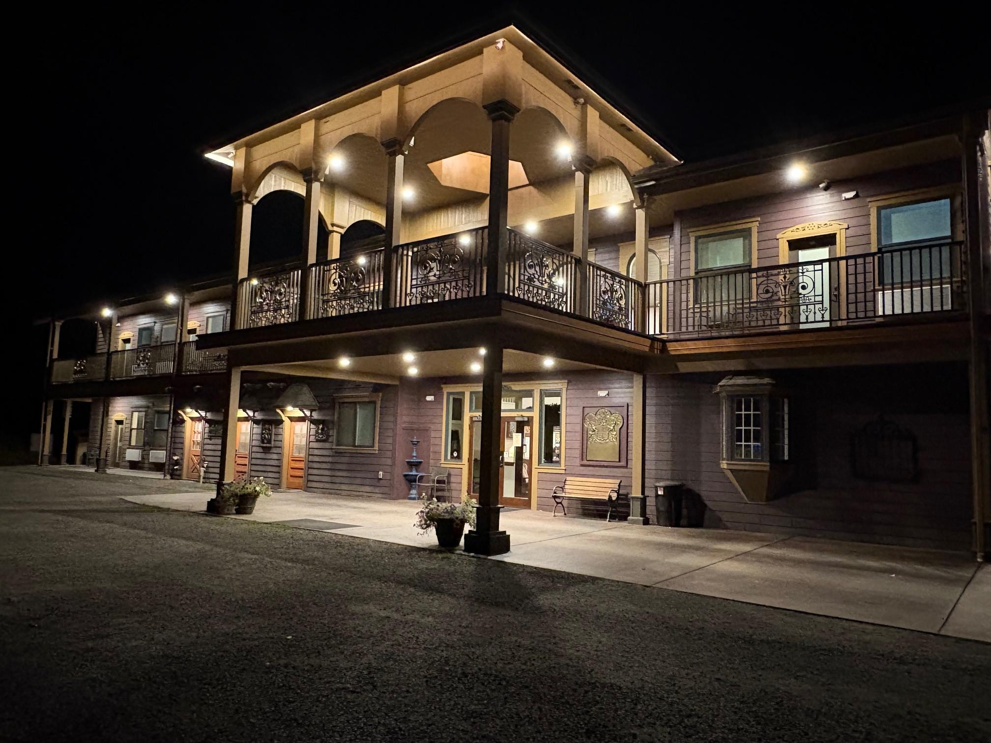 HearthStone Lodge - from parking area
