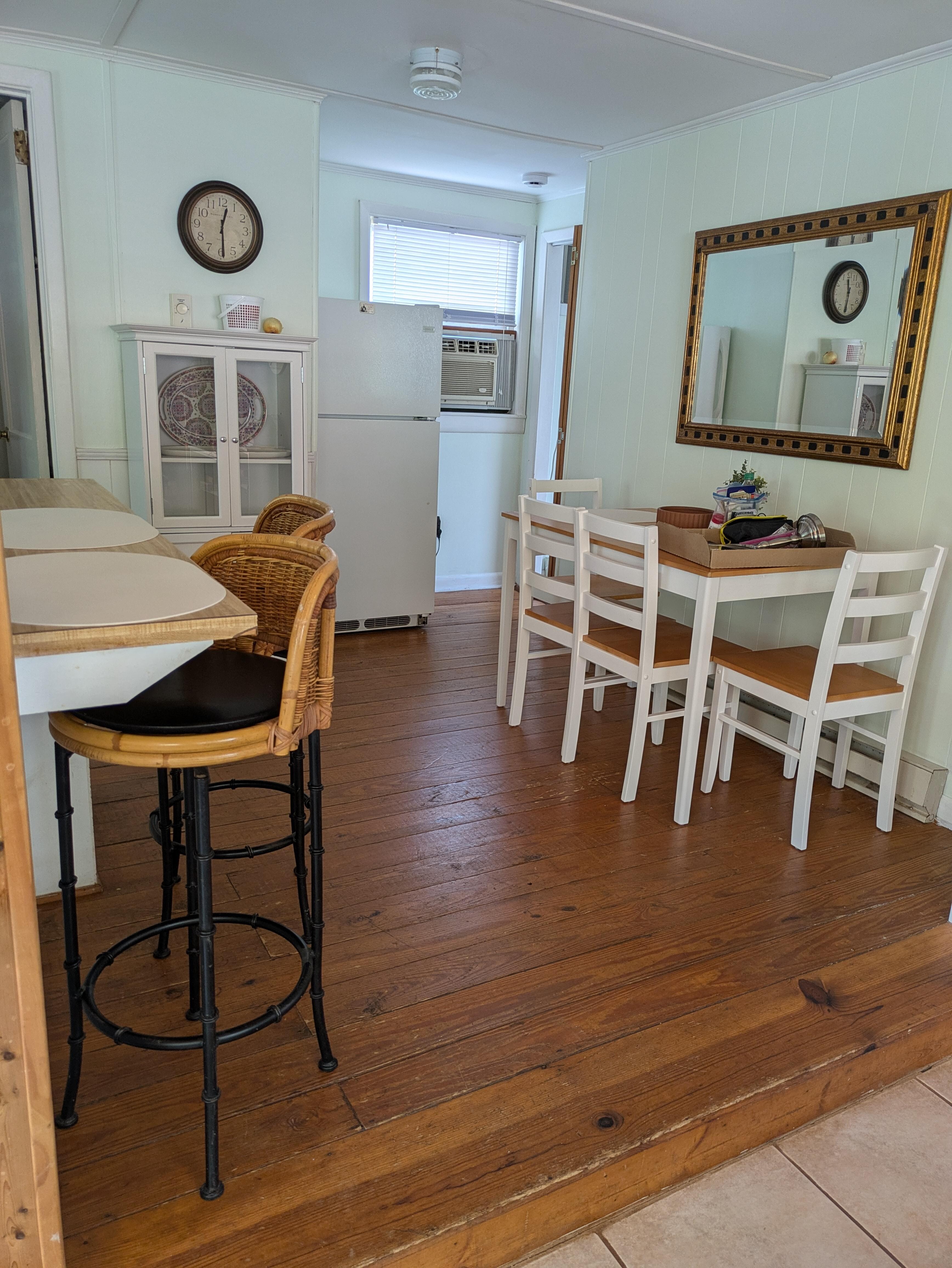 Upper level dining 