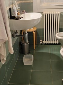 fuite sous le lavabo absence de bondes