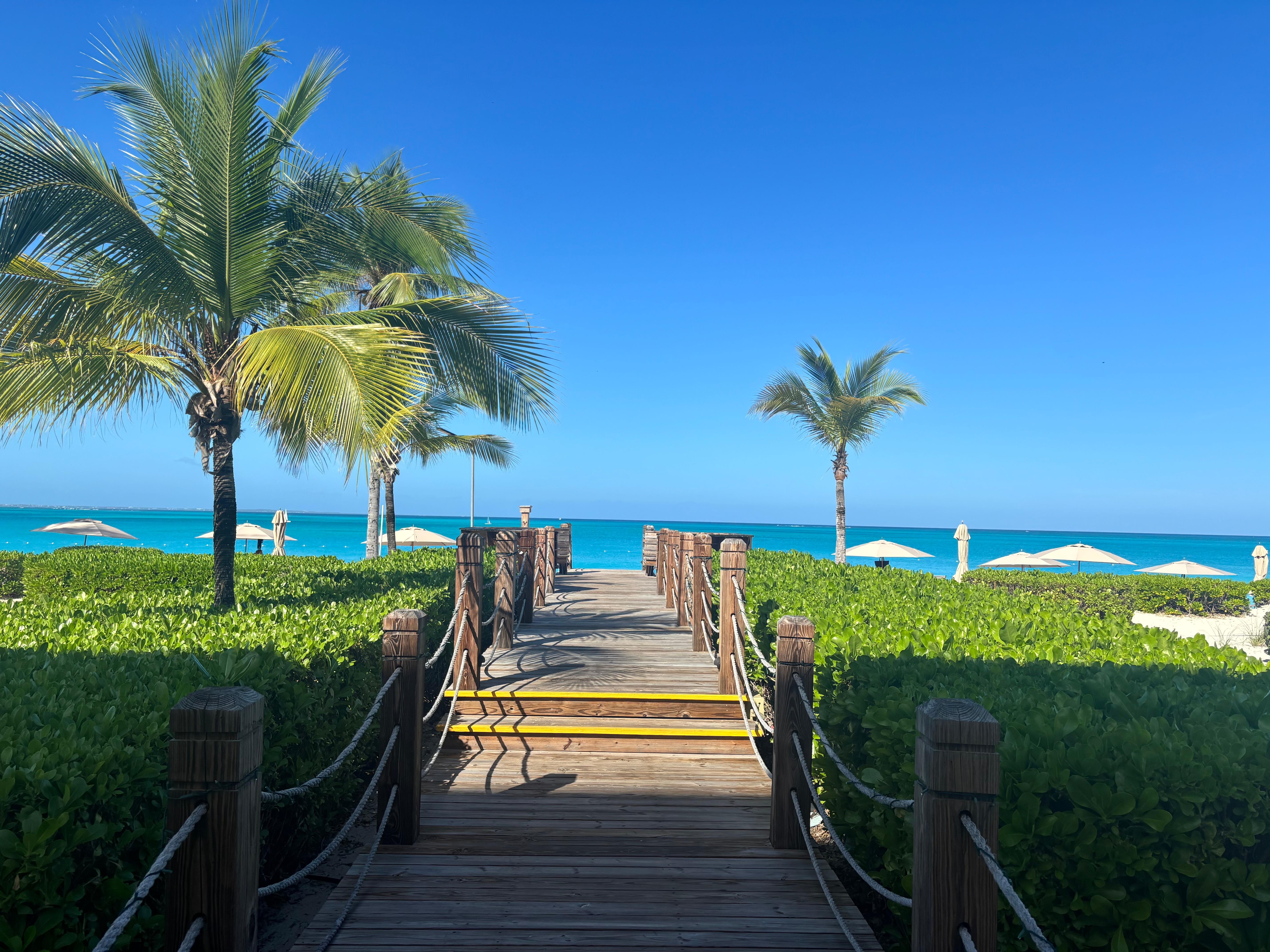 The walk to the beach.💕