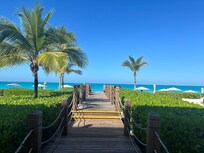 The walk to the beach.💕