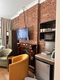 Room lo8 very nice- pleasant and clean