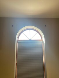 3 windows all missing drapes