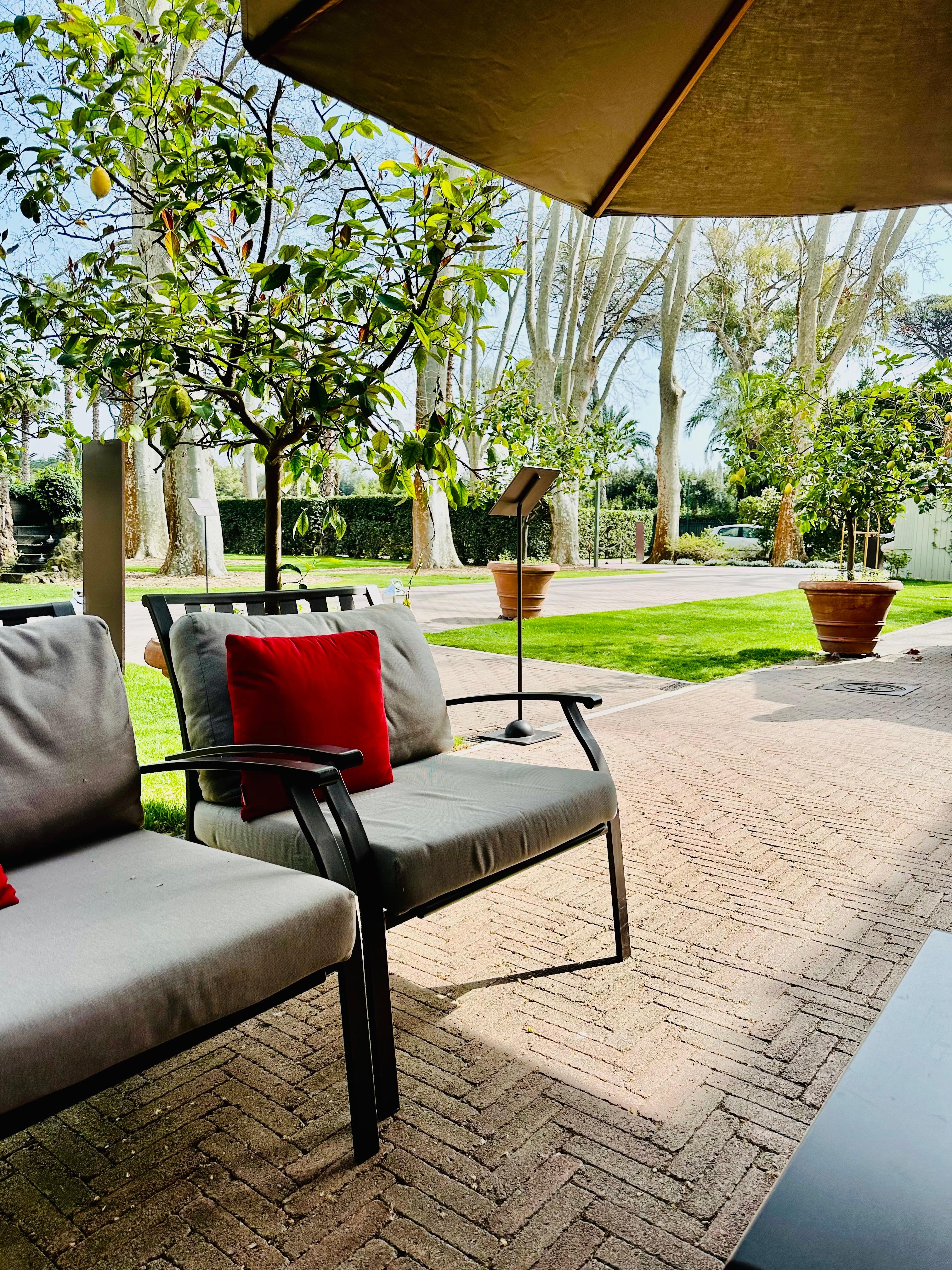 Lovely reception outdoor/indoor waiting area