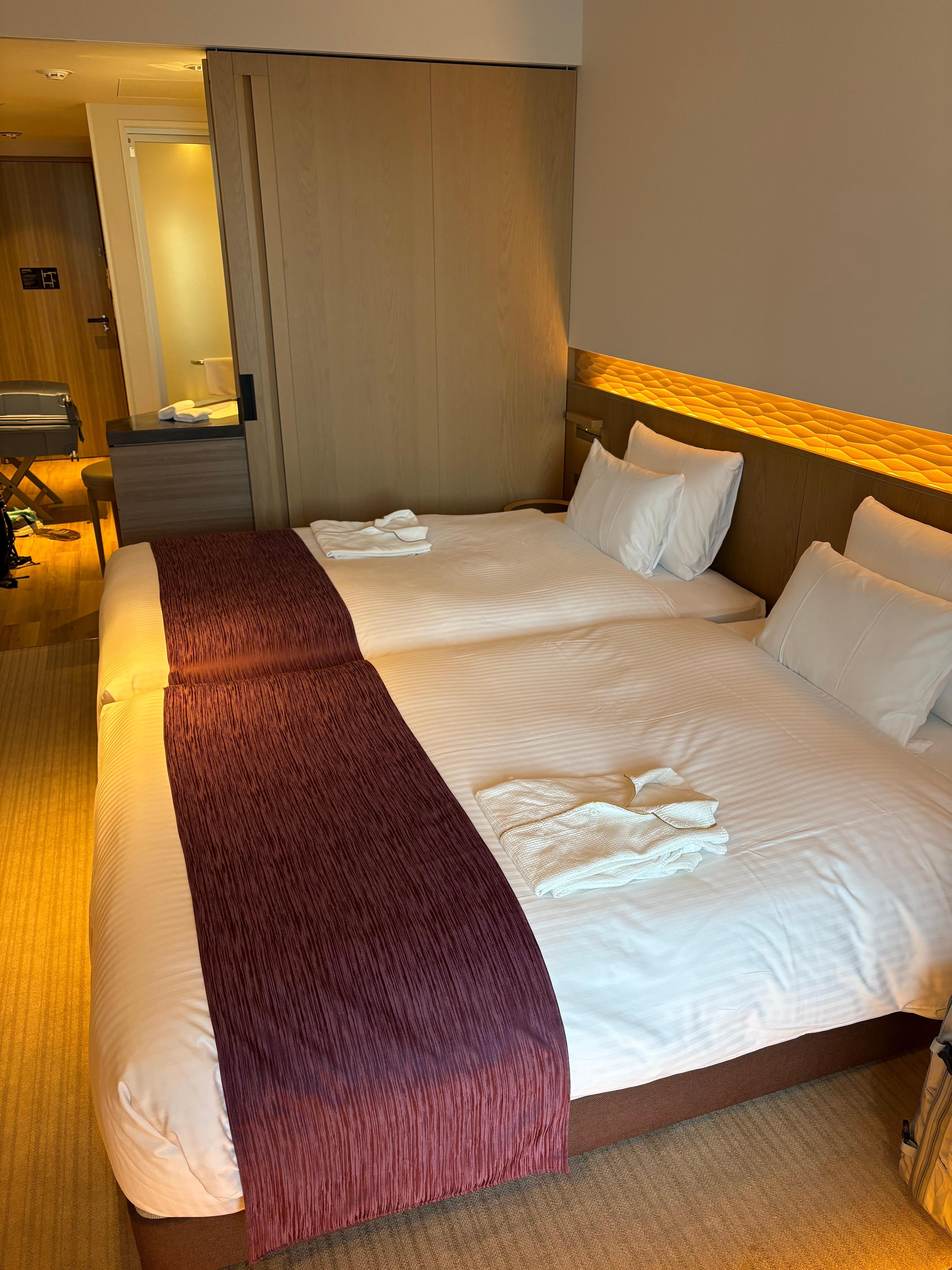 Well designed bedroom. 