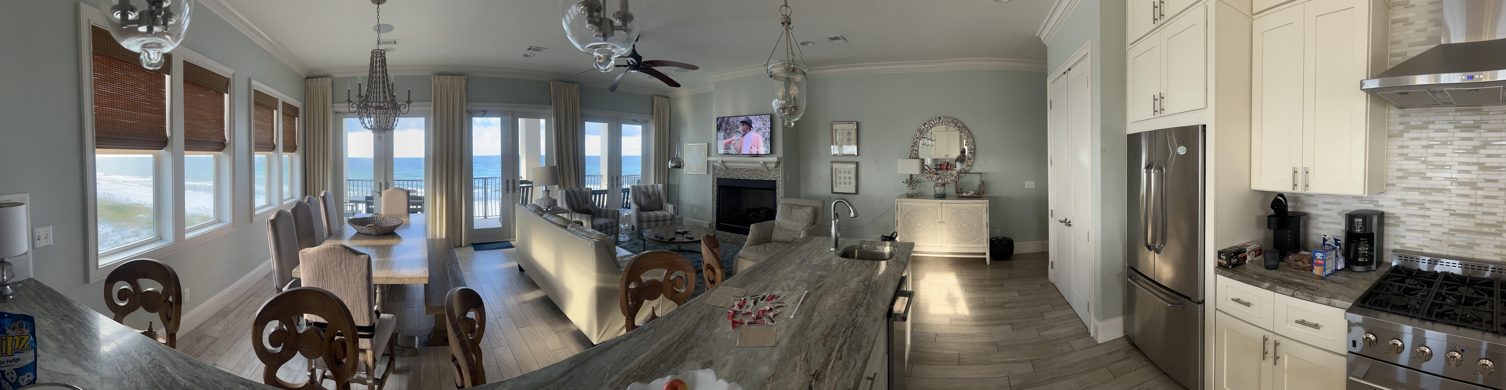 kitchen / living room / bay view