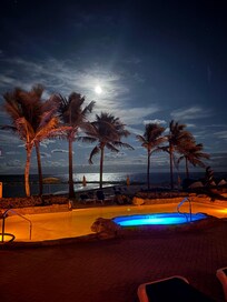 This is an actual photo I took outside our back door. No AI involved here!
Beautiful!