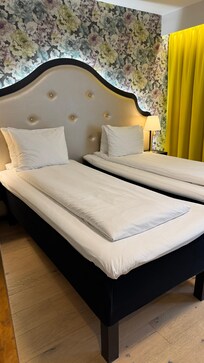 Room 401
