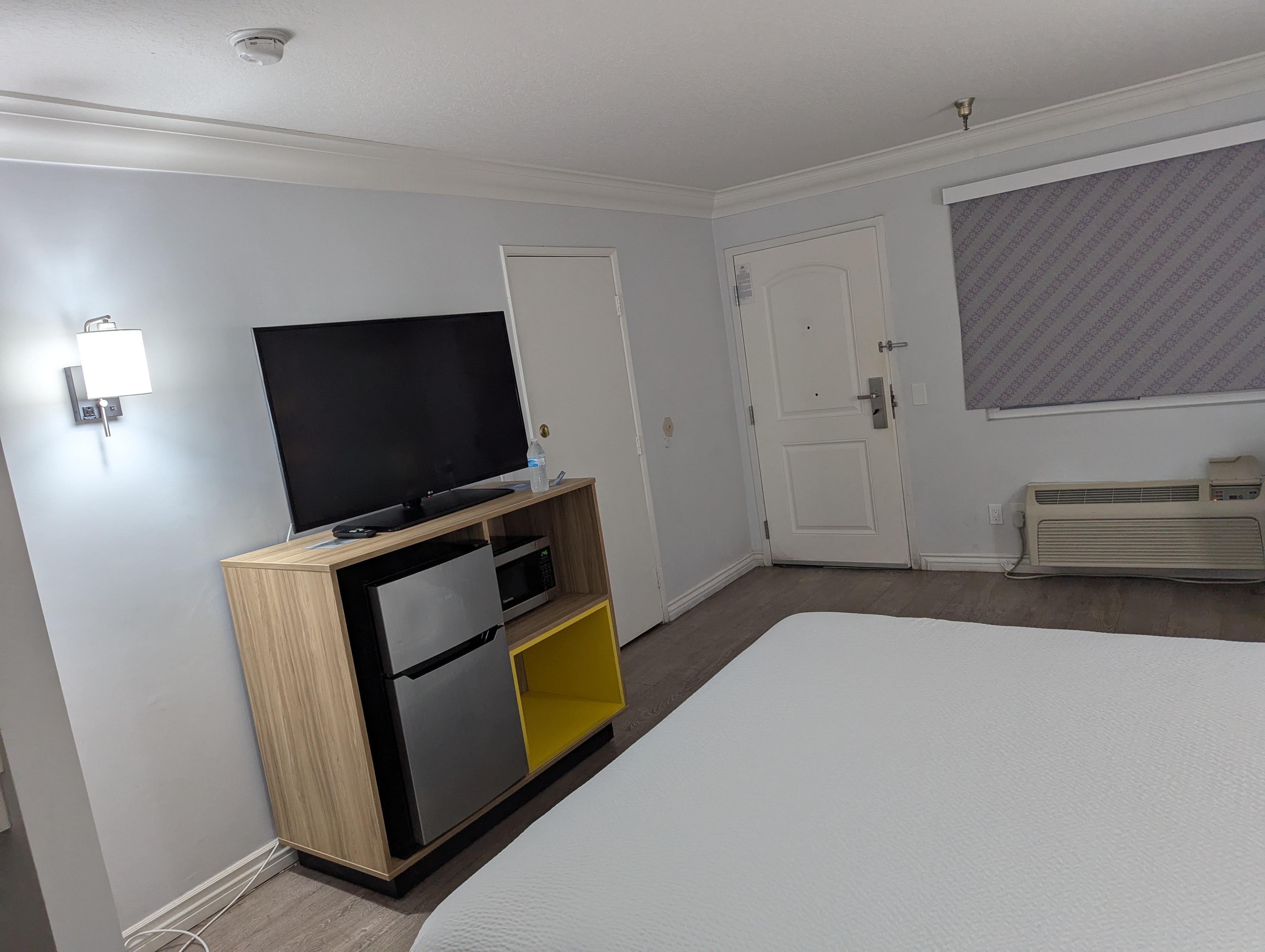 The room on my second stay - with the electronic operating window curtain.
