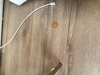 Das Pflaster des Vorgängers klebte noch am Boden