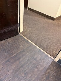 Corredores sujos com mau cheiro