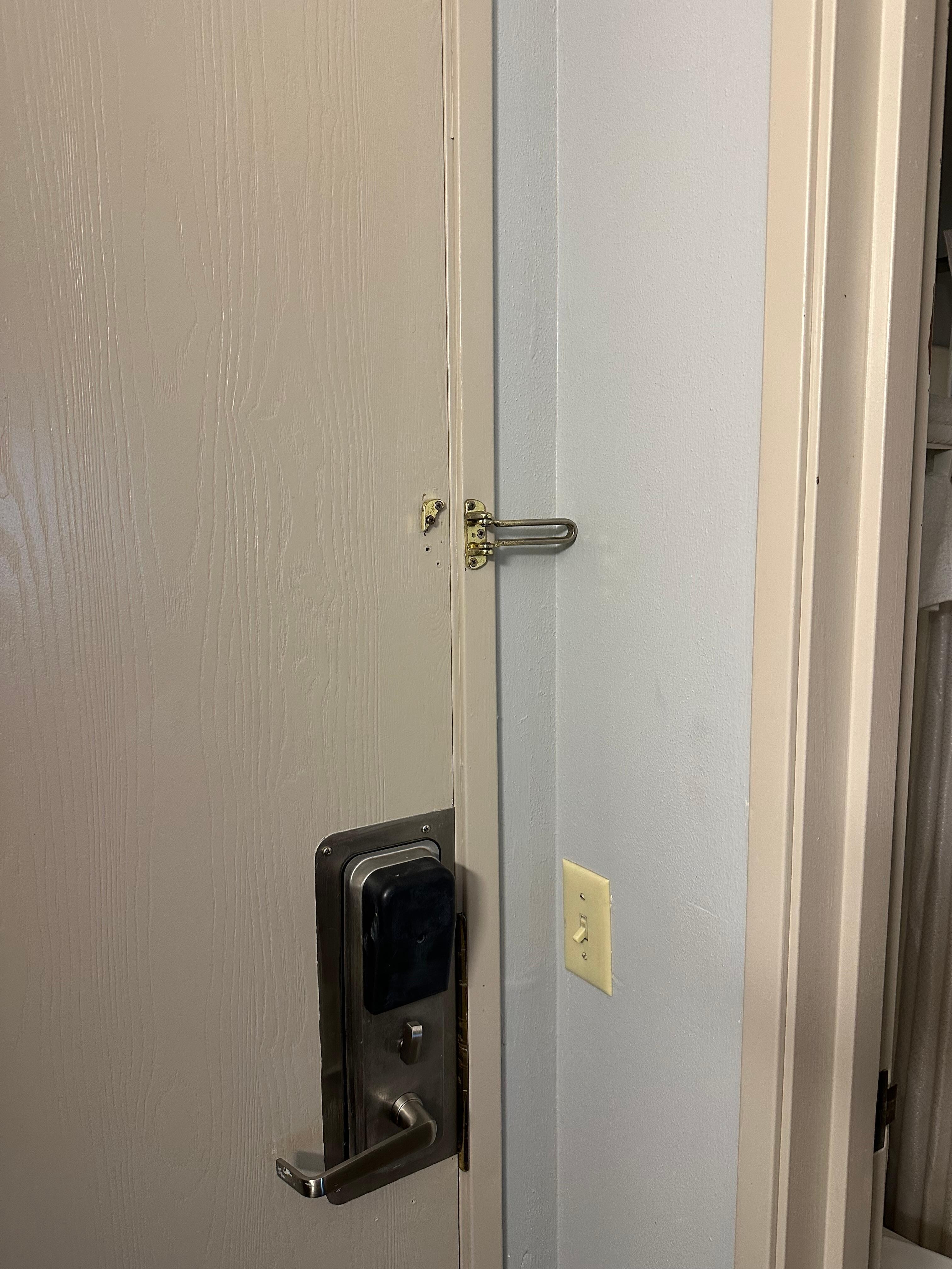 No safety latch