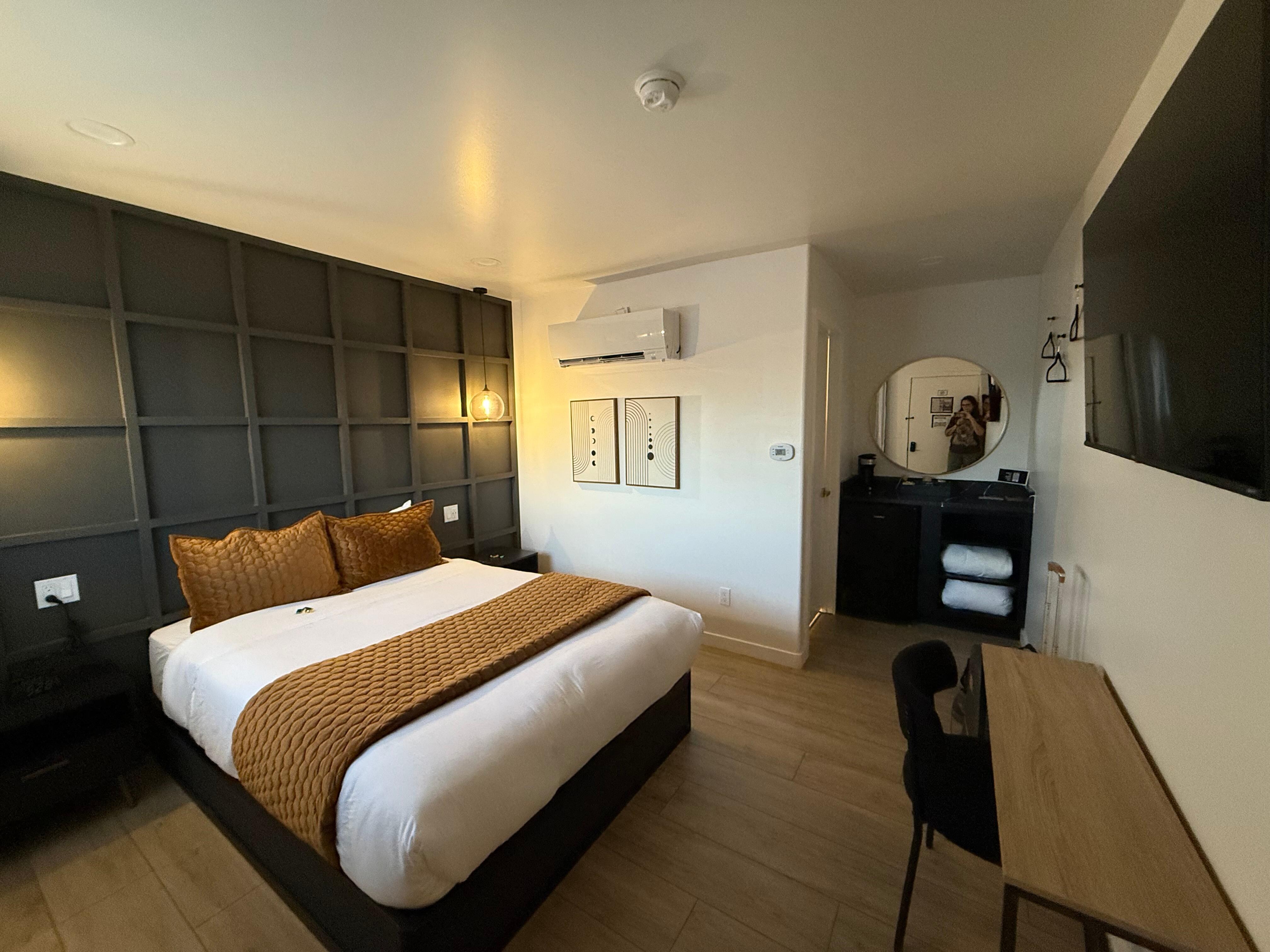 Queen room. Very, very clean. It’s not spacious, but worked well for us with little luggage. The bed is firm.