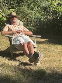 After traveling on the free bus across the street, it seemed like time for a snooze on the front lawn tucked behind the ample hedges.