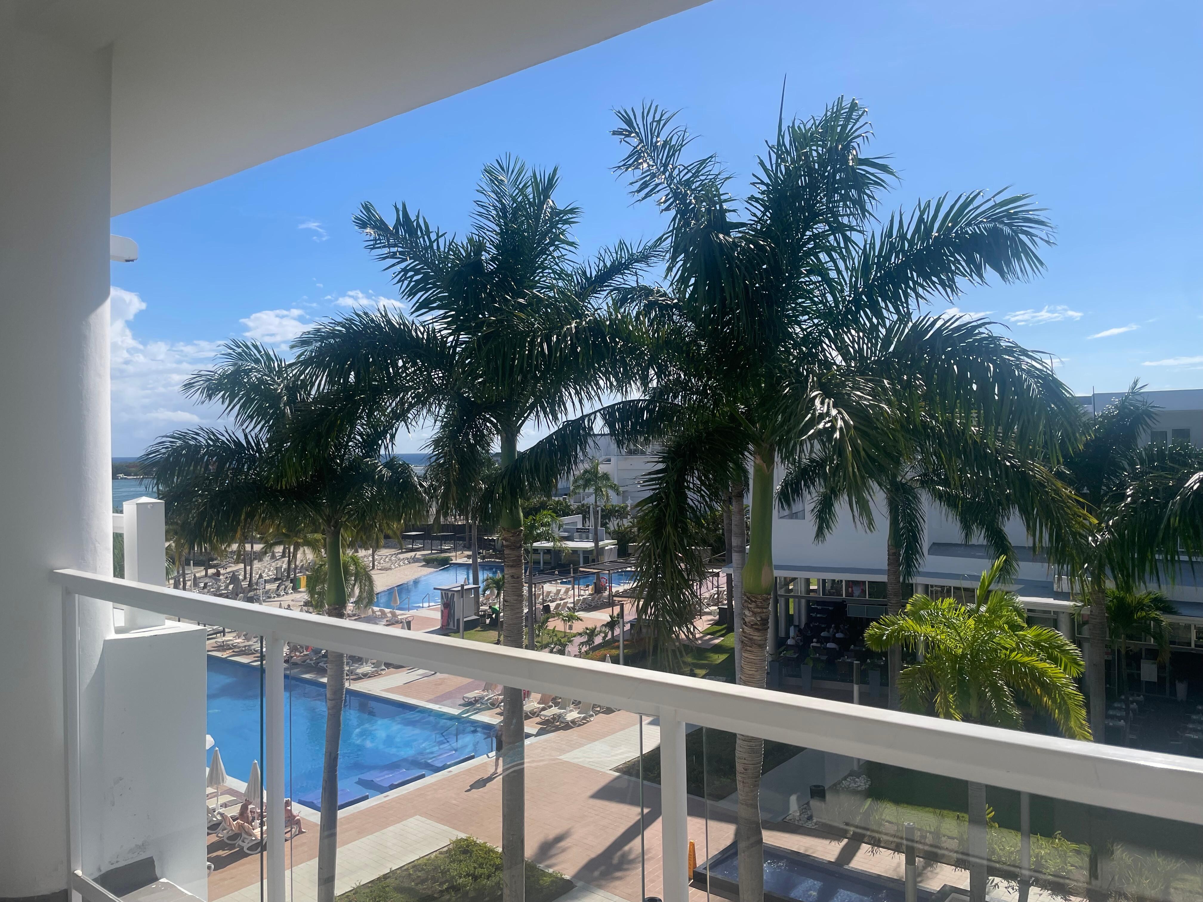 “ocean view” 3rd floor 