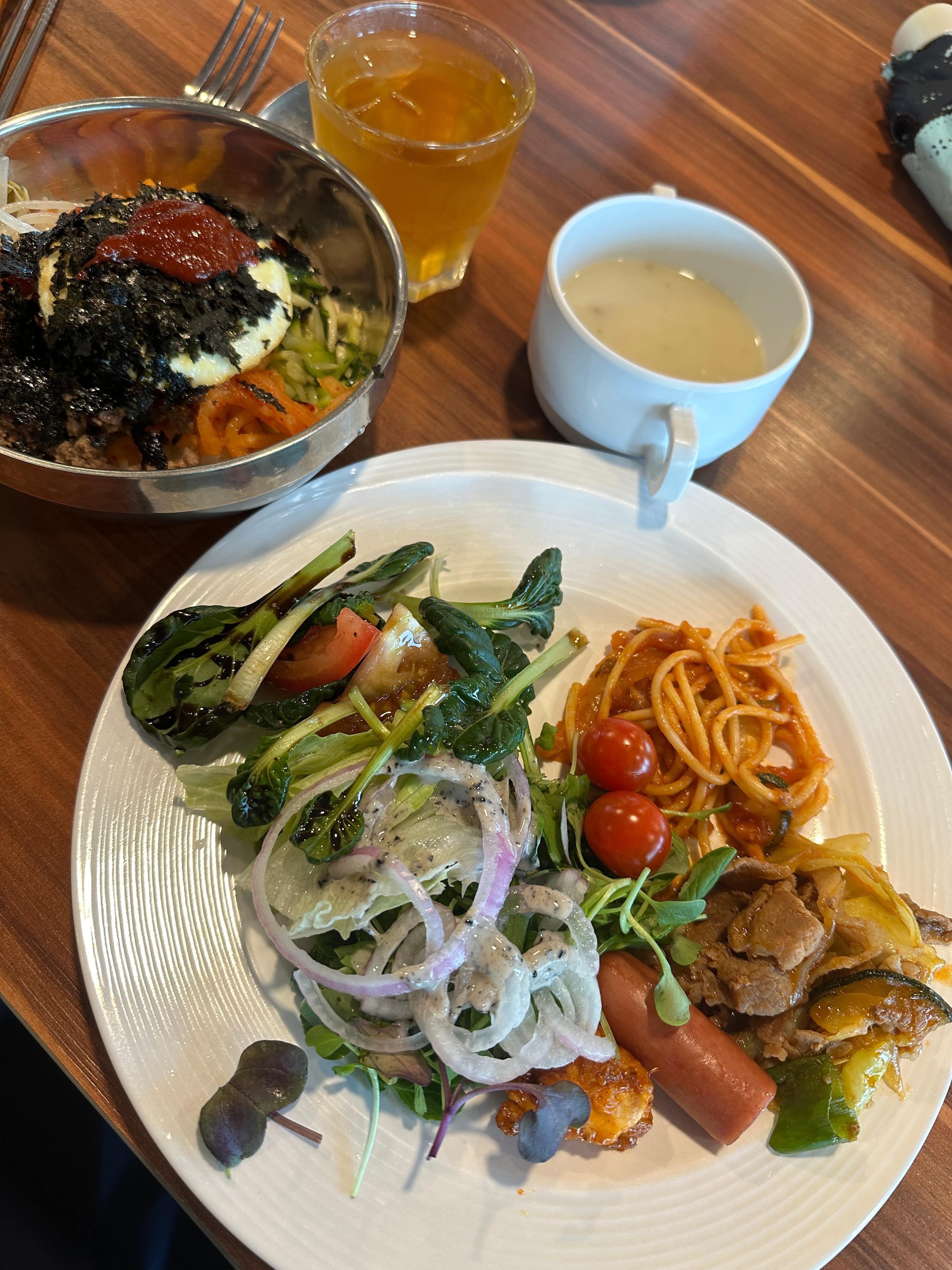 朝食 breakfast
カップラーメンもありました。