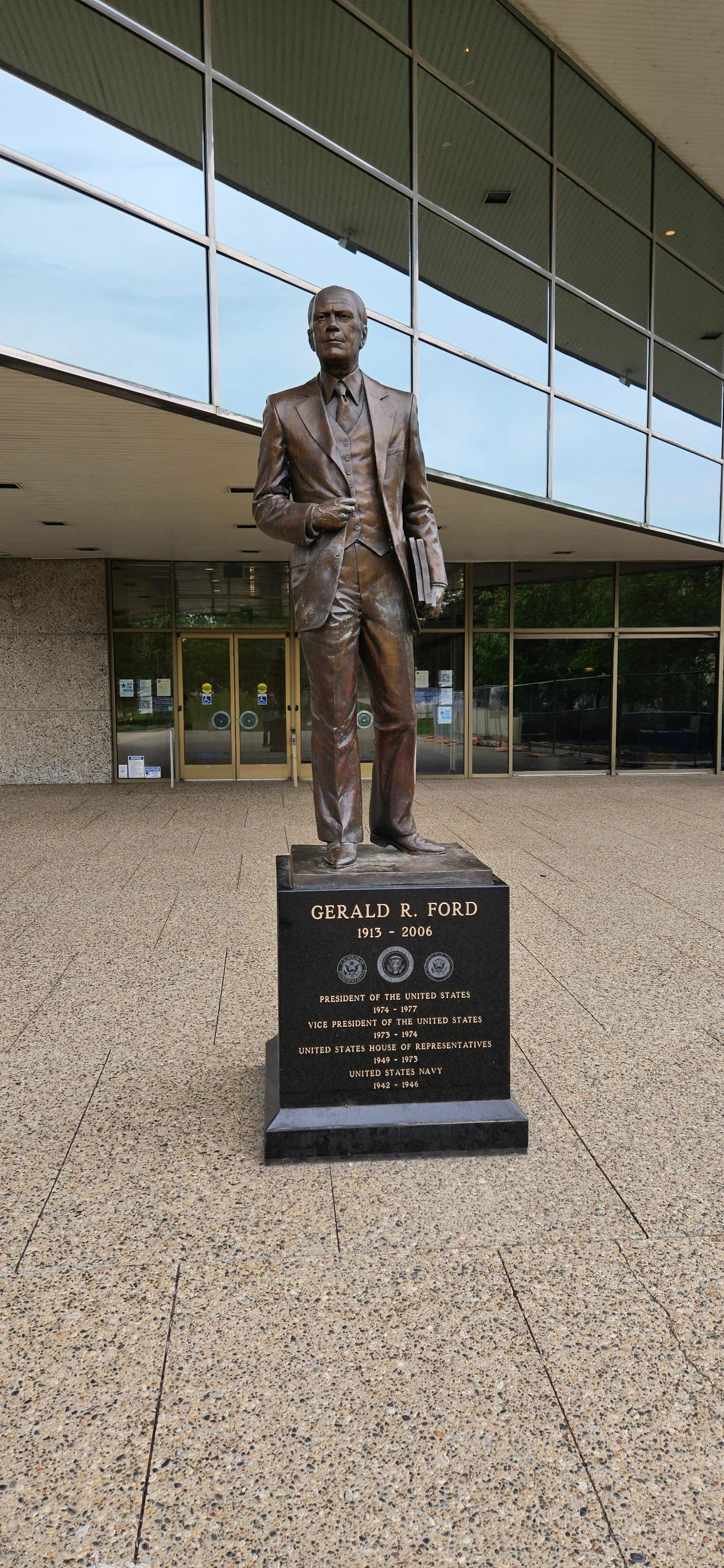 Statue of President Ford in front the President Ford Museum