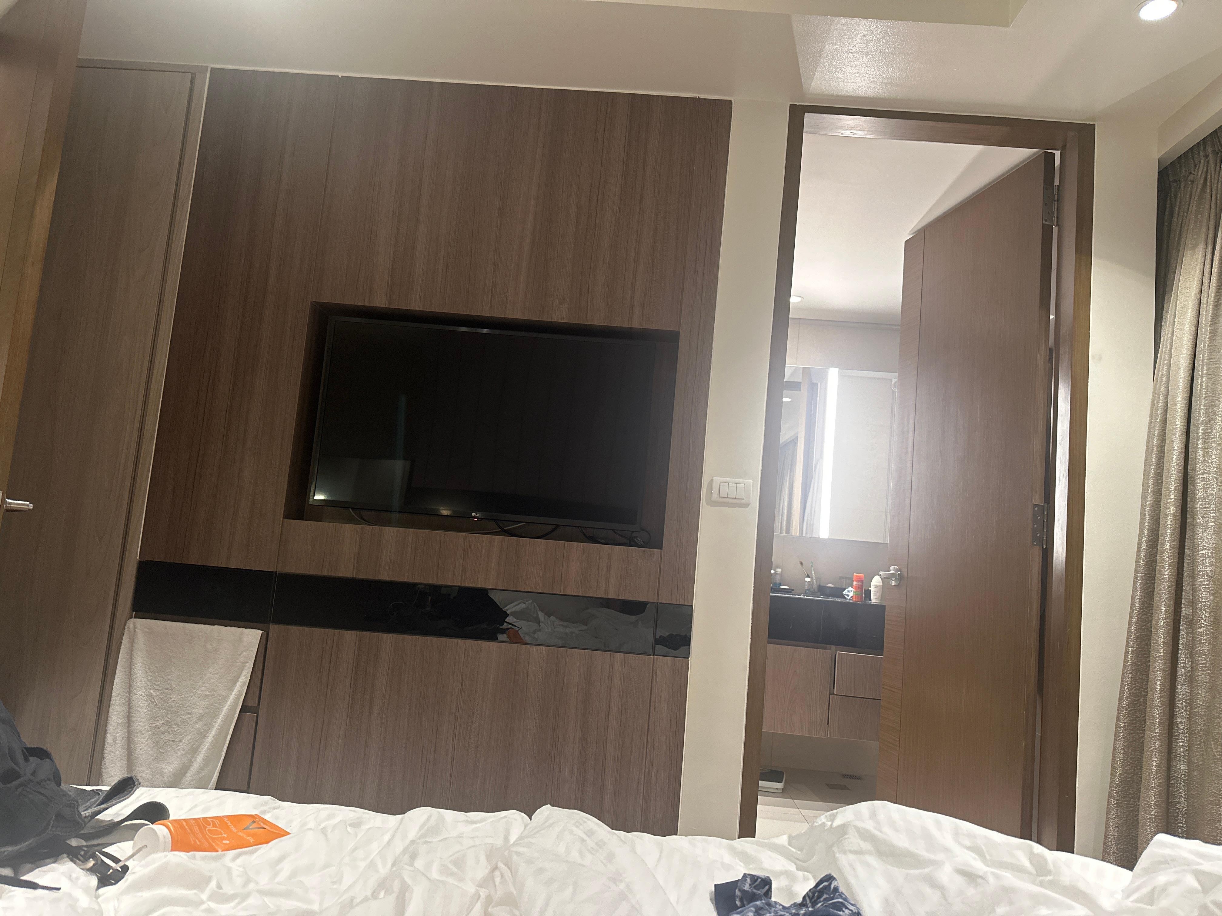 Master bedroom with tv and Queen bed and shower with bath tub then another shower at other bathroom that those in the other room uses ..