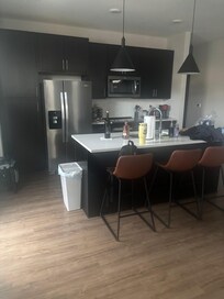 Lovely kitchen area, fully stocked.