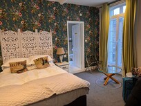 Fire exit in bathroom 😆