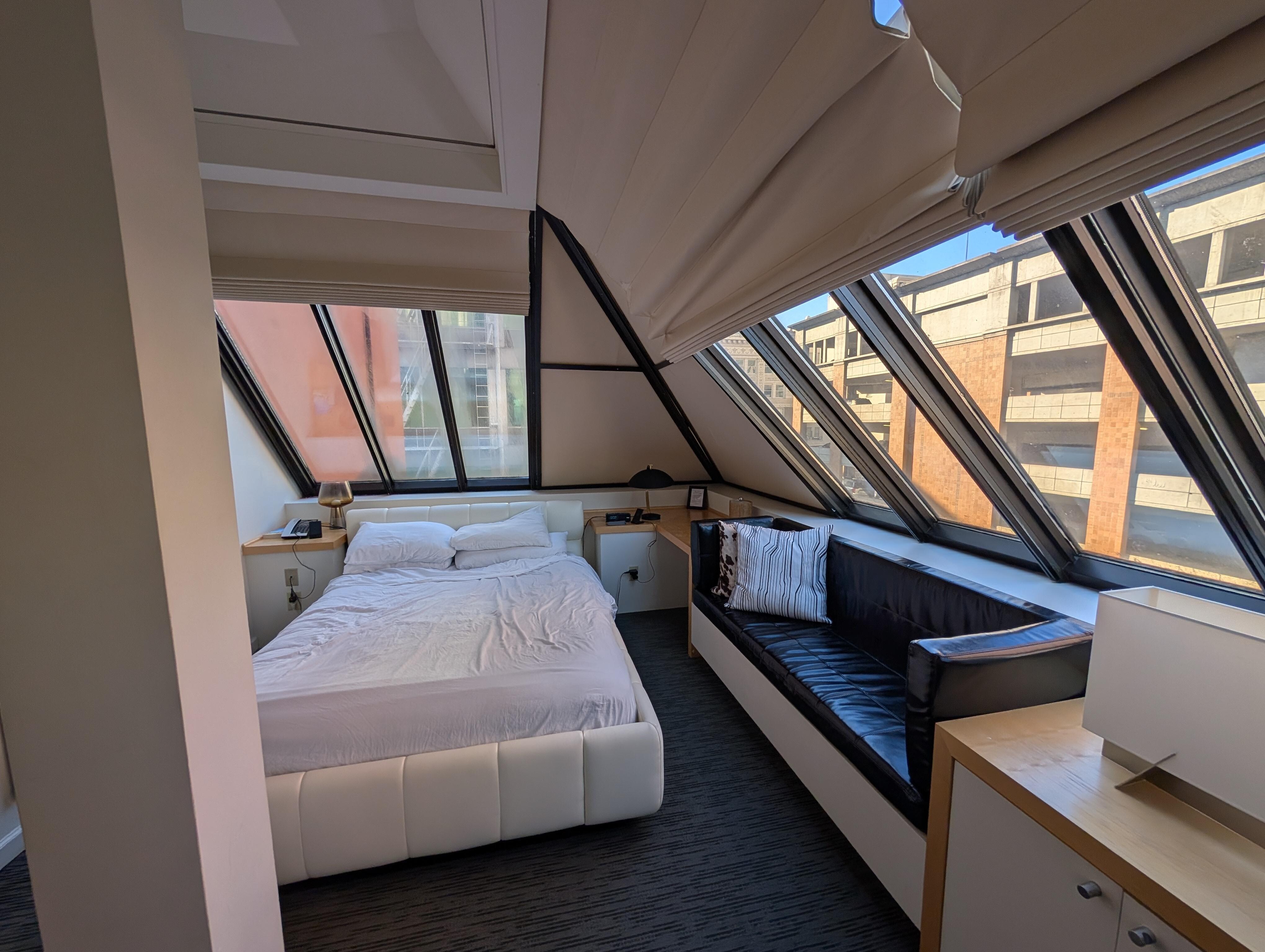 Skyview queen room 