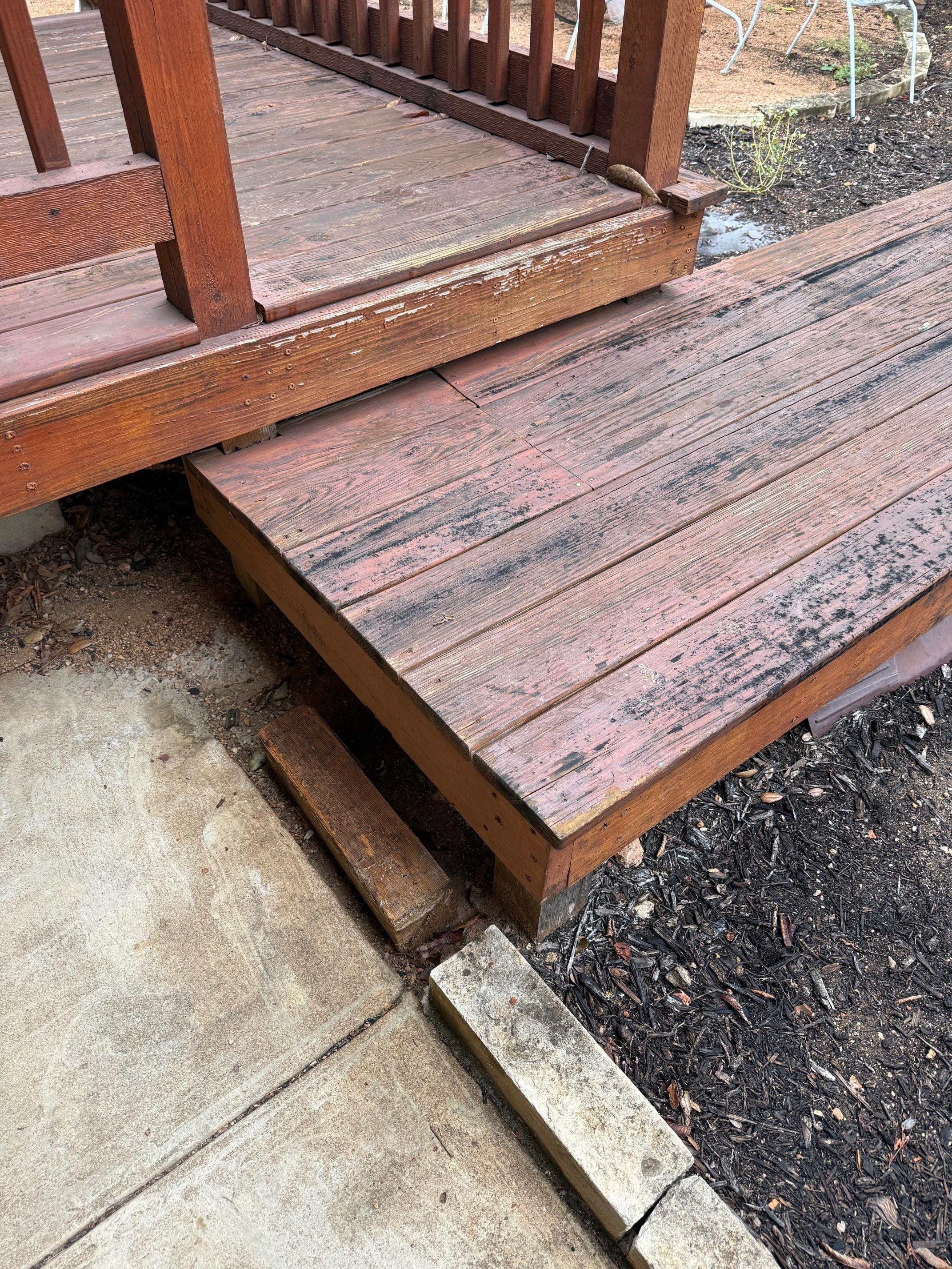 Steps from parking area to main house