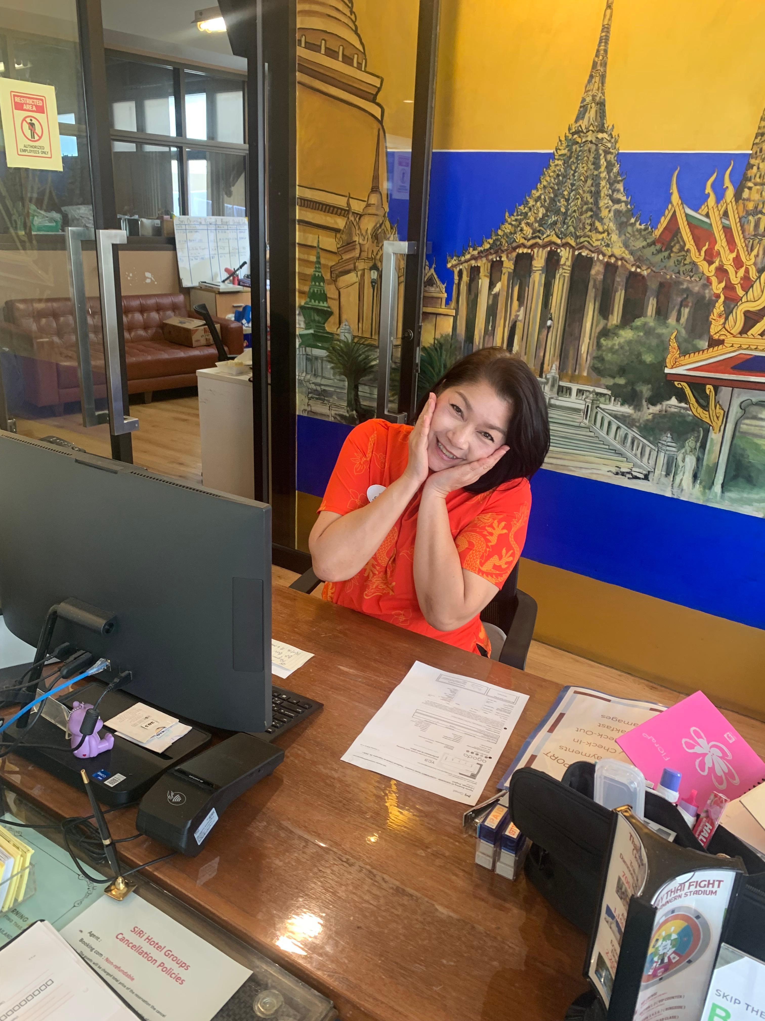 Sandy. Very nice and helpfully. 5 star service!