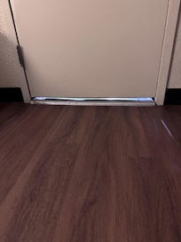Door not sealed on bottom
