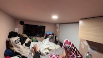 O quarto com cama casal parece um túmulo,mto pequeno e faz mto barulho de lata ao virar no colchao.
Apenas para uma noite da e nao com familia.