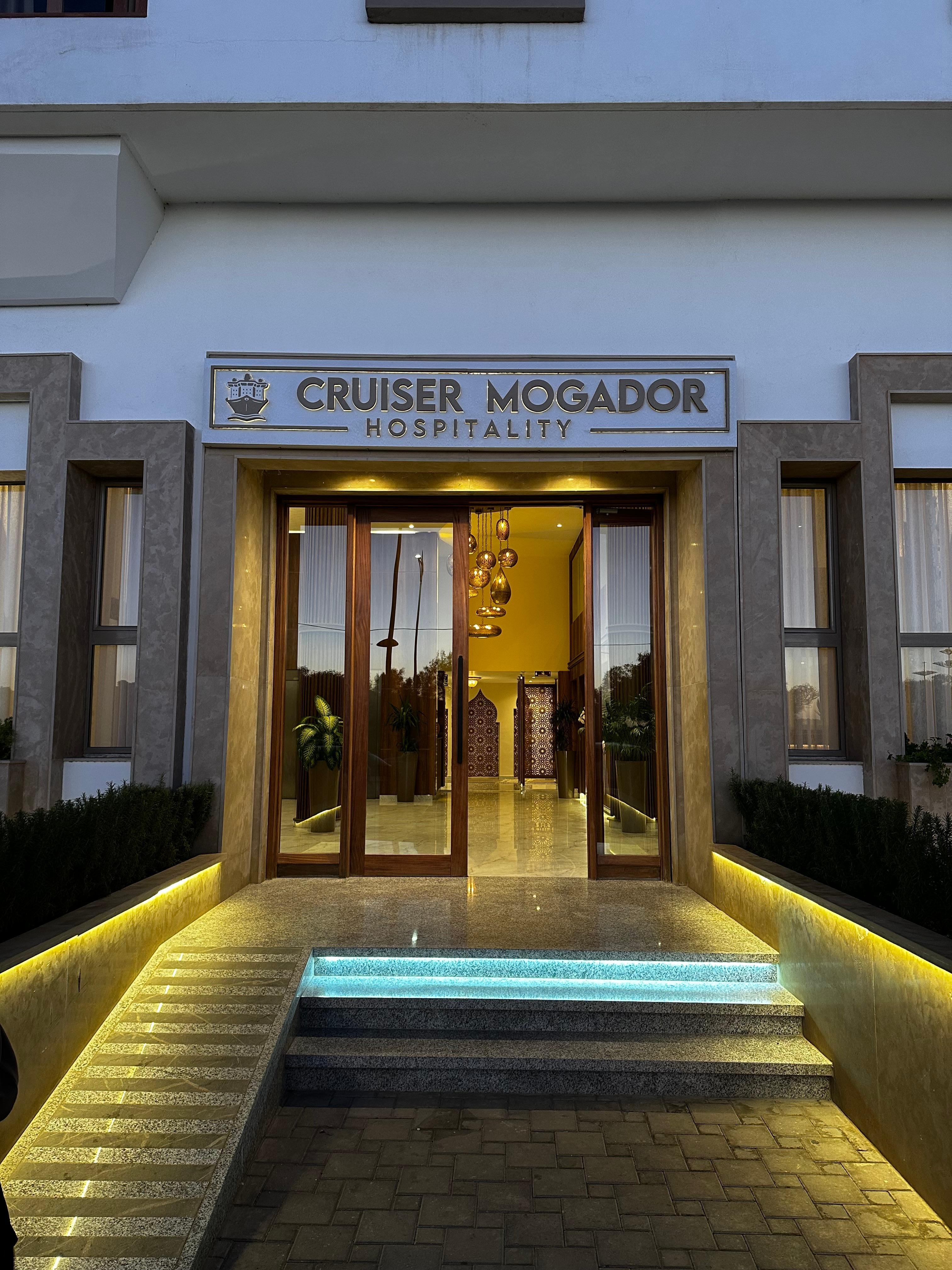 Belle entrée soigner et un parfum agréable eau de rose 