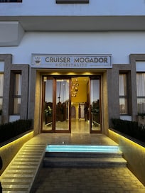 Belle entrée soigner et un parfum agréable eau de rose