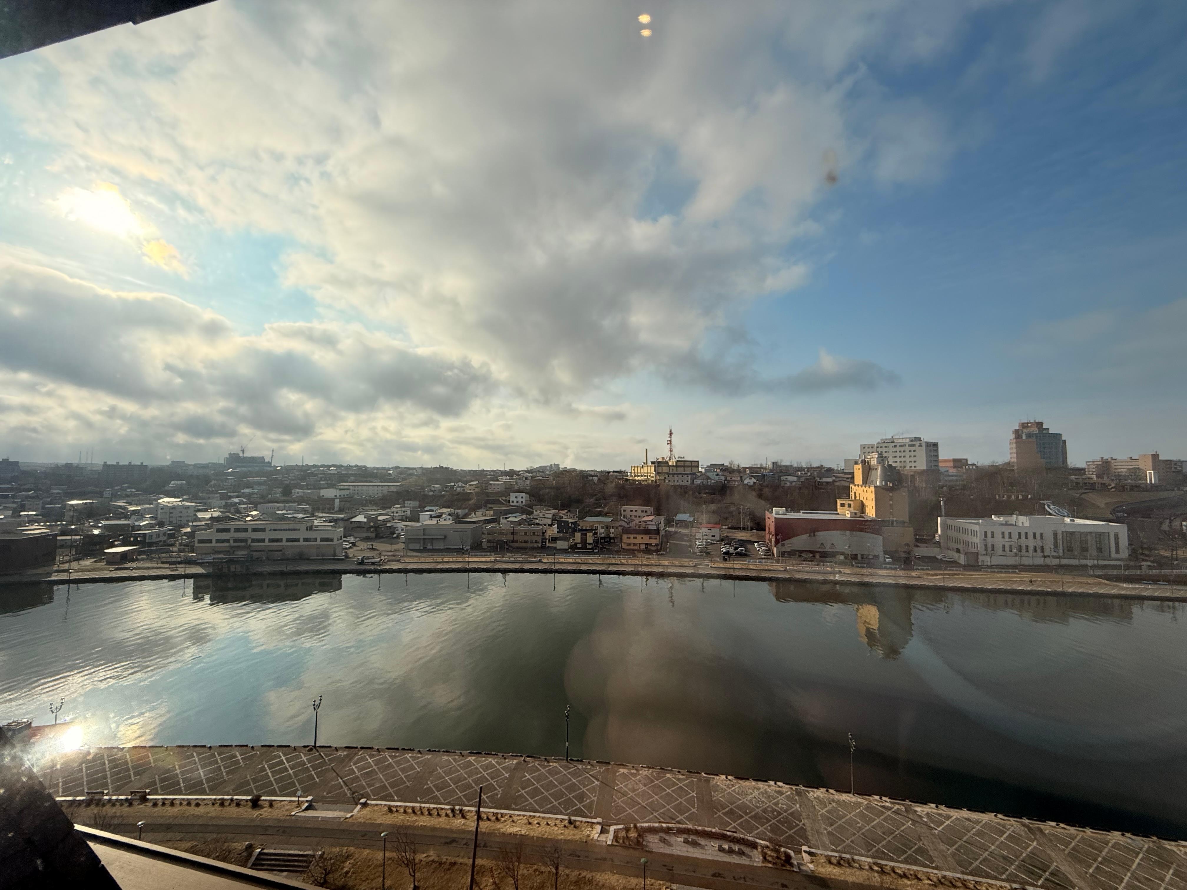 釧路川を見下ろせる朝食会場