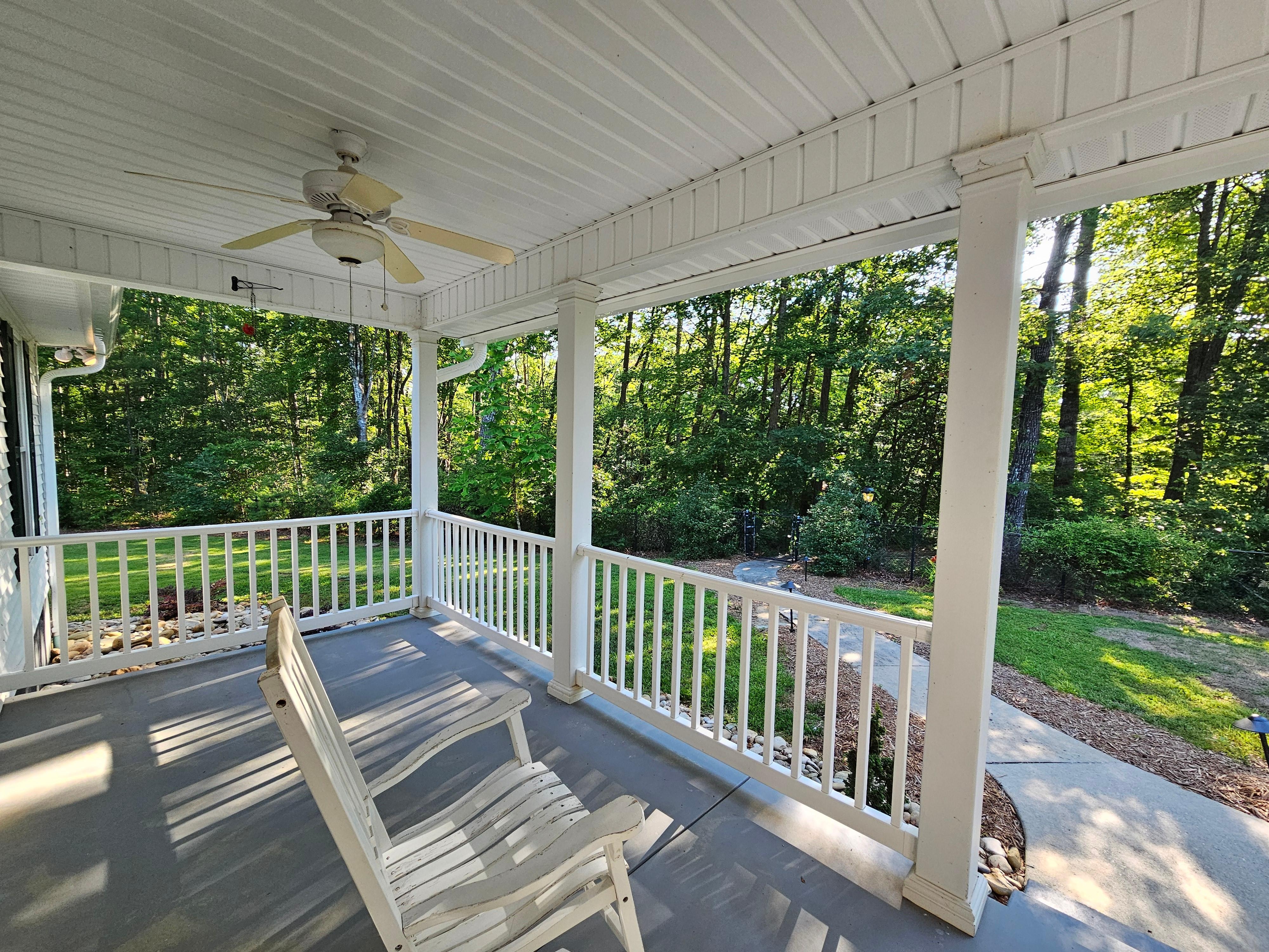 Beautiful comfy front porch